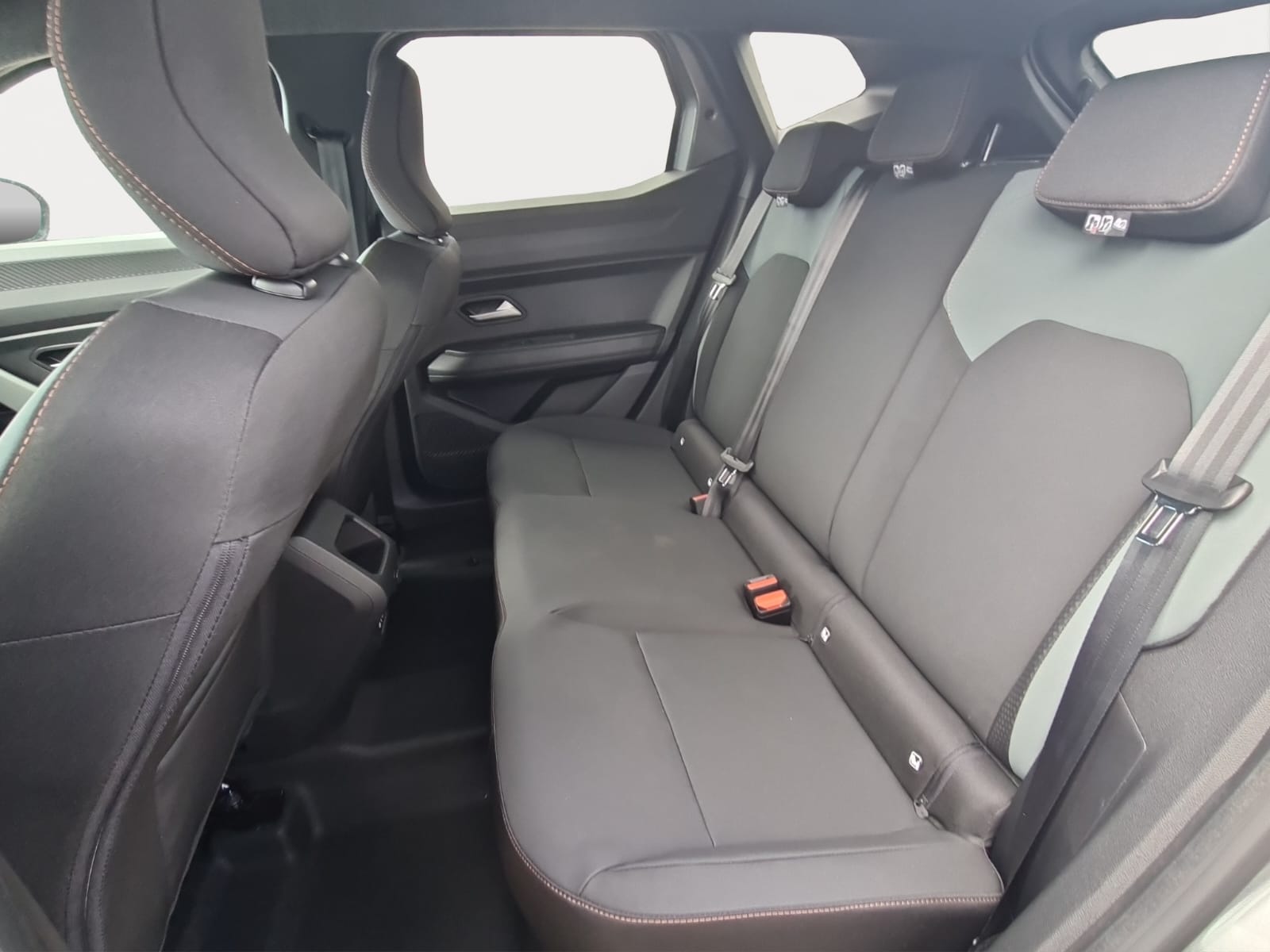 DACIA Duster HEV 155 Extreme-image-14