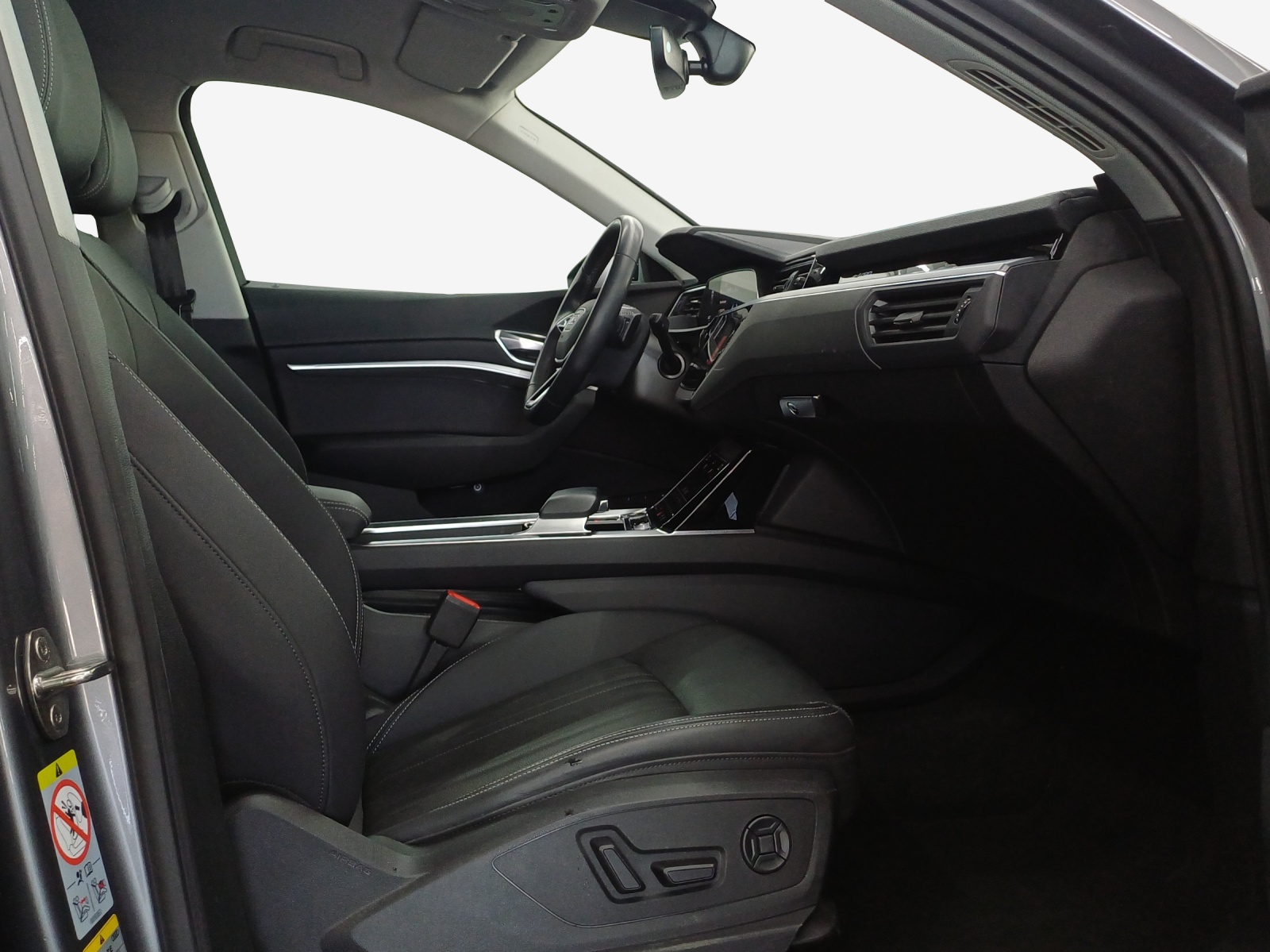 AUDI e-tron 55 quattro-image-15