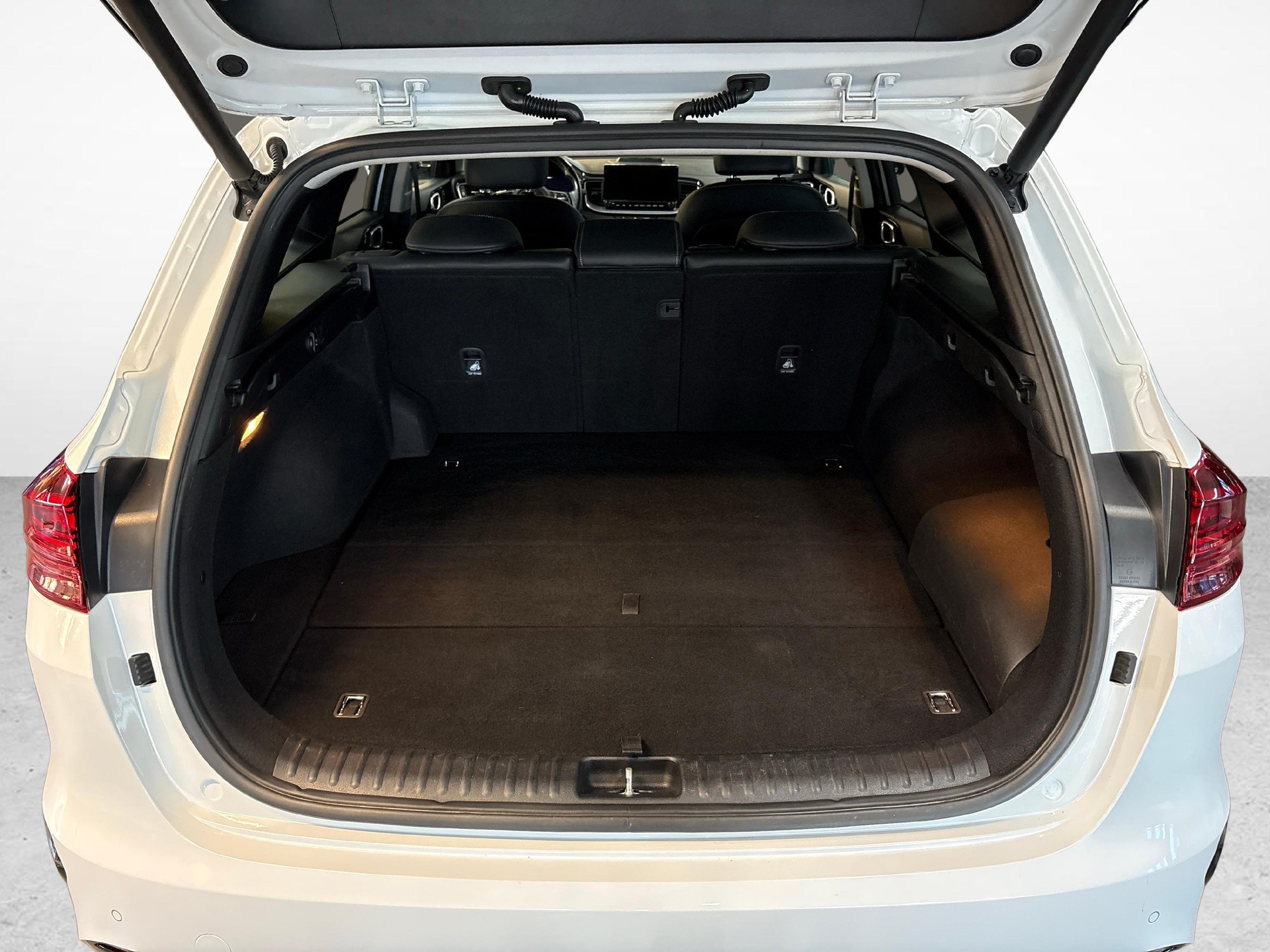 KIA Ceed SW 1.6 GDi Plug-in Hybrid Style-image-10