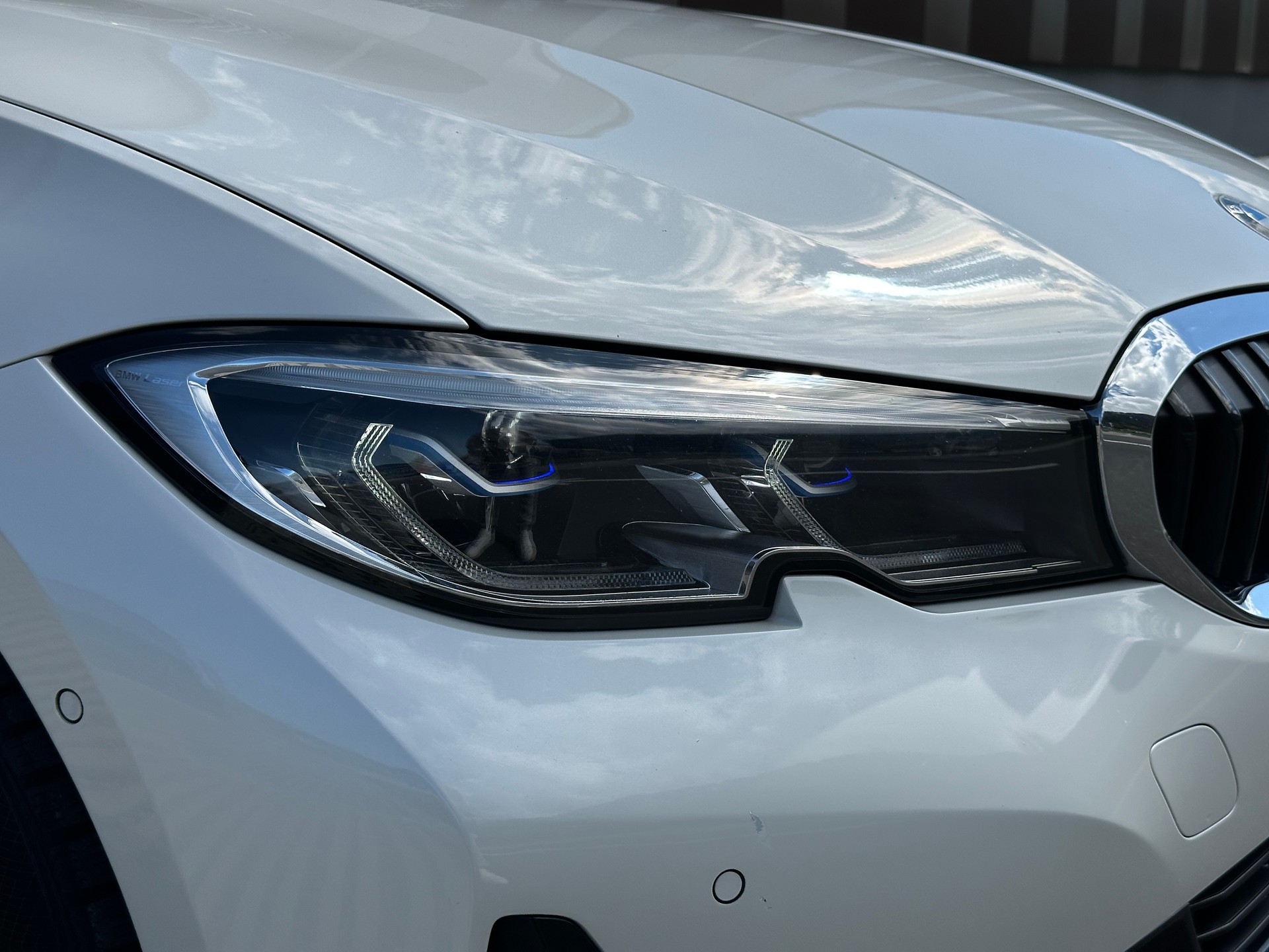BMW 330e x DriveTouring Sport Line Steptronic *Assistenzpaket* *Laser* *Head-Up*-image-6