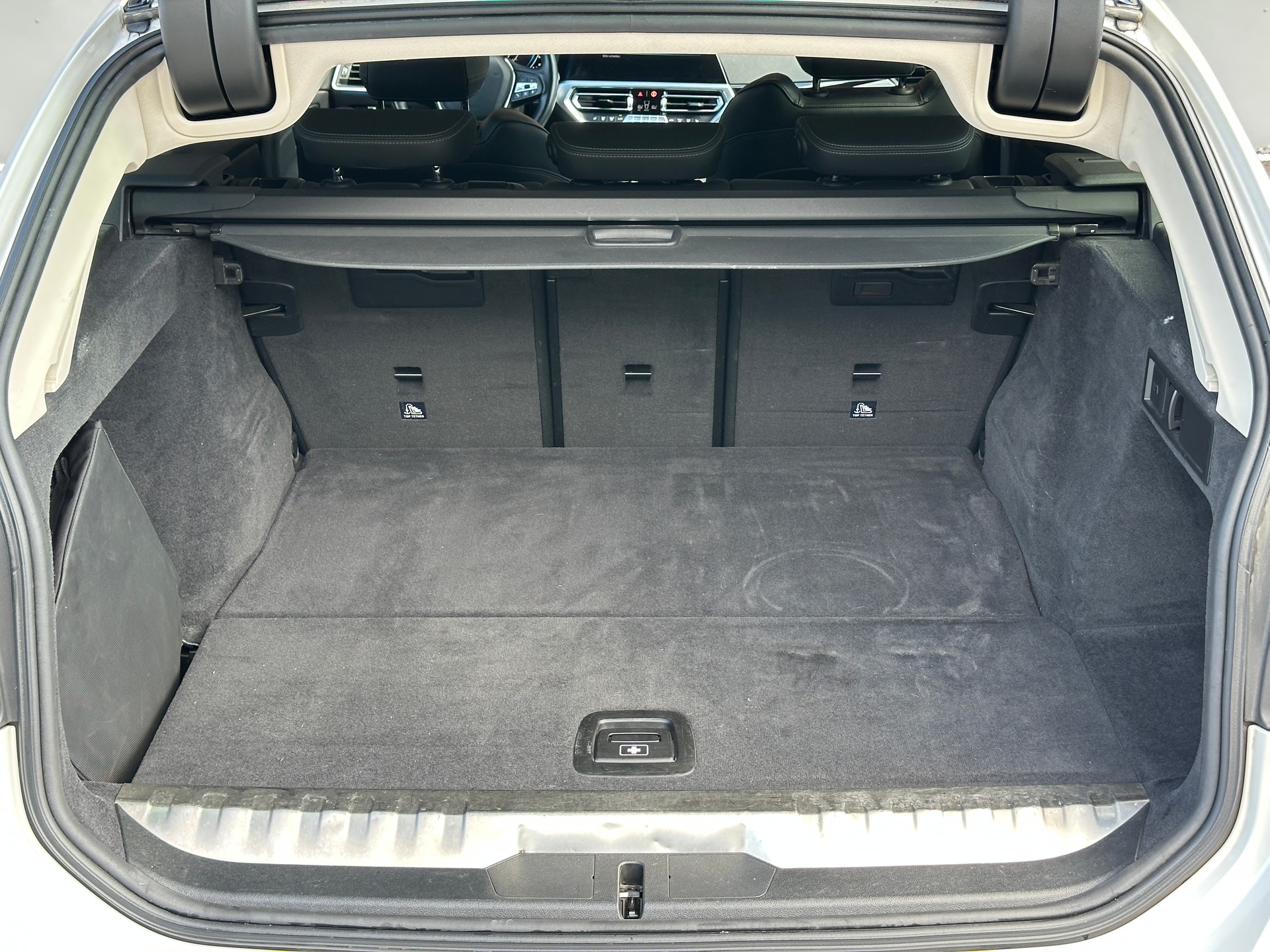 BMW 330e x DriveTouring Sport Line Steptronic *Assistenzpaket* *Laser* *Head-Up*-image-27