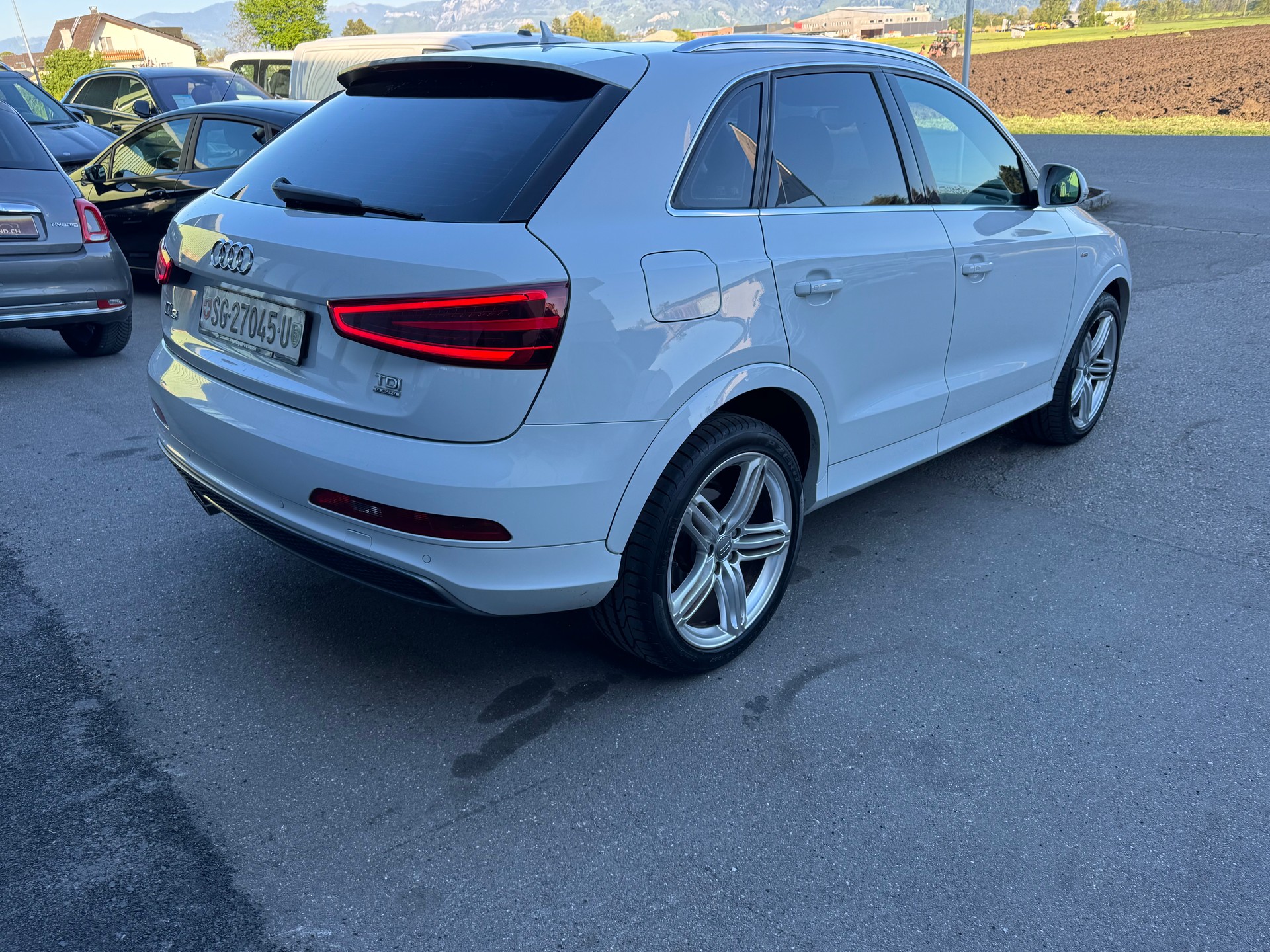 AUDI Q3 2.0 TDI quattro S-line S-tronic-image-9
