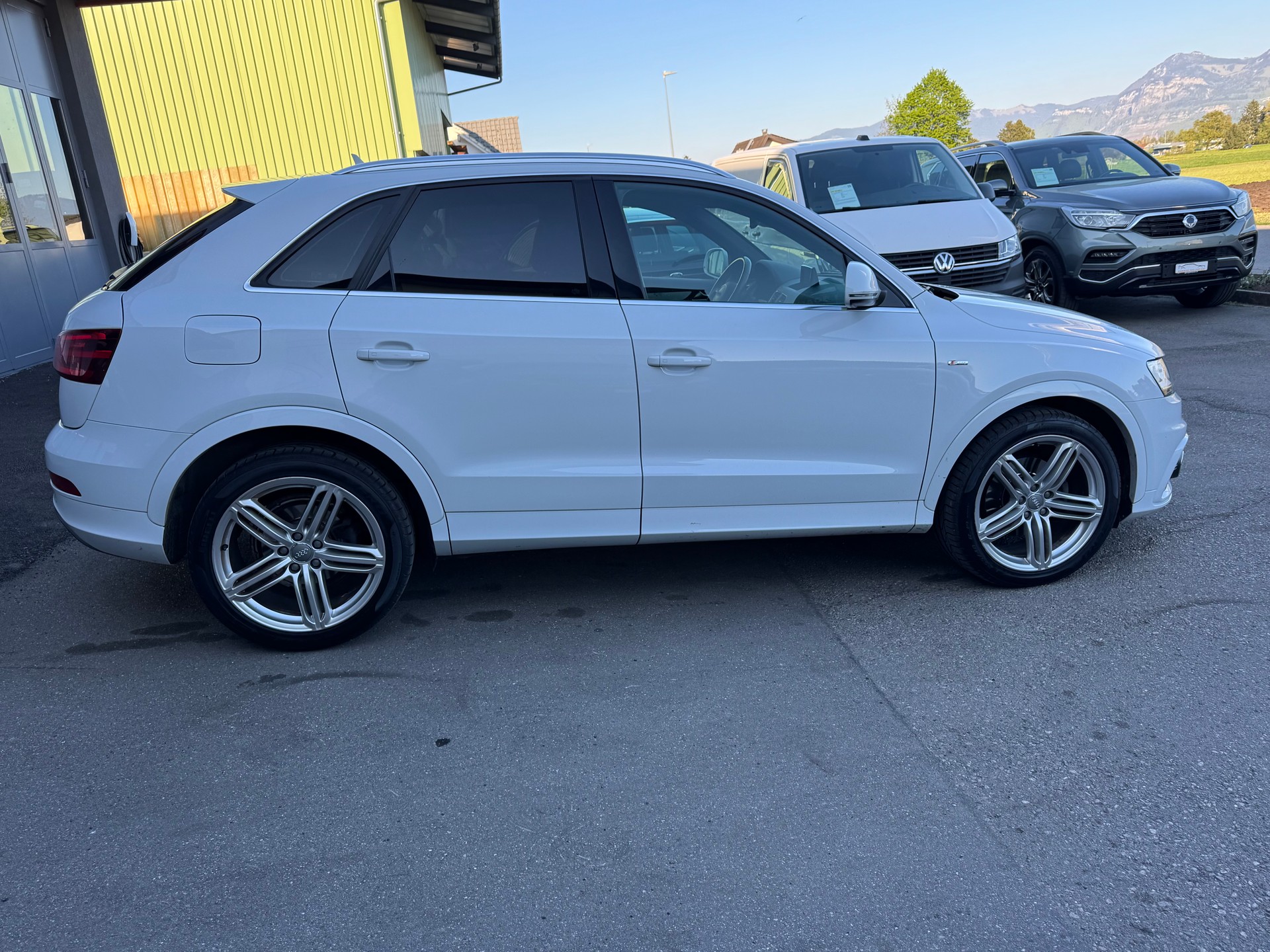 AUDI Q3 2.0 TDI quattro S-line S-tronic-image-10