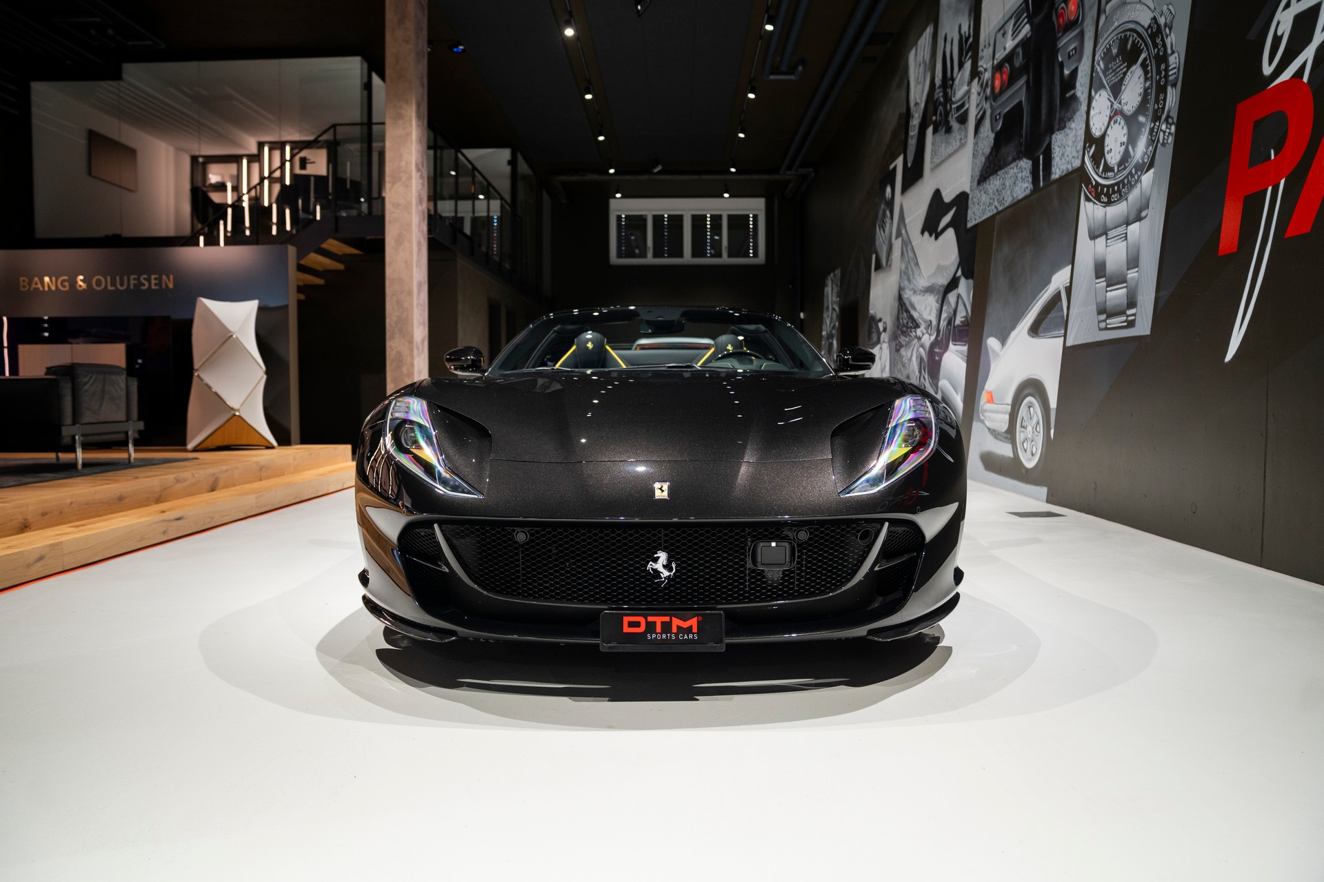 FERRARI 812 GTS-showroom-element-1