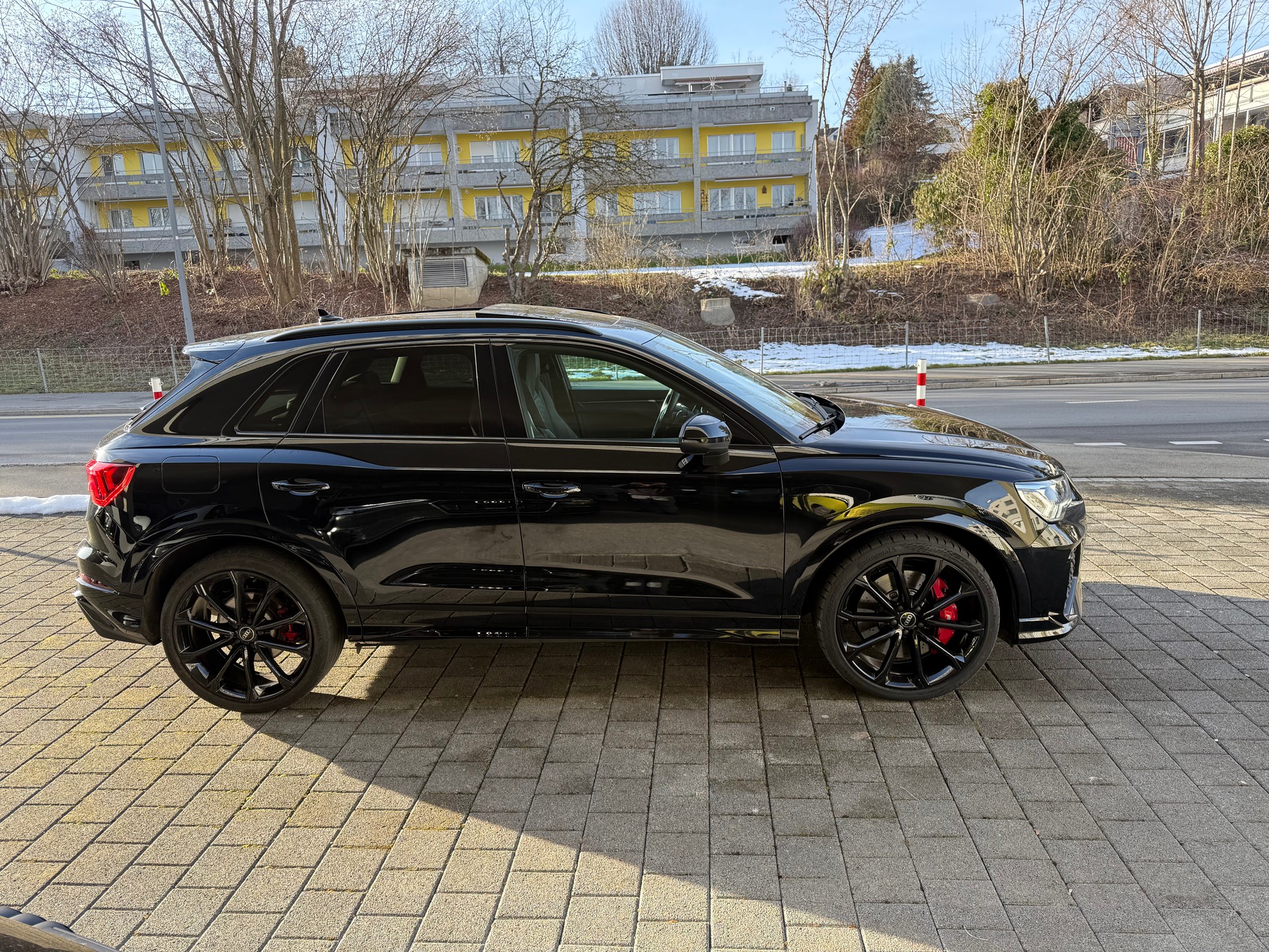 AUDI RS Q3 2.5 TFSI quattro S tronic-image-2