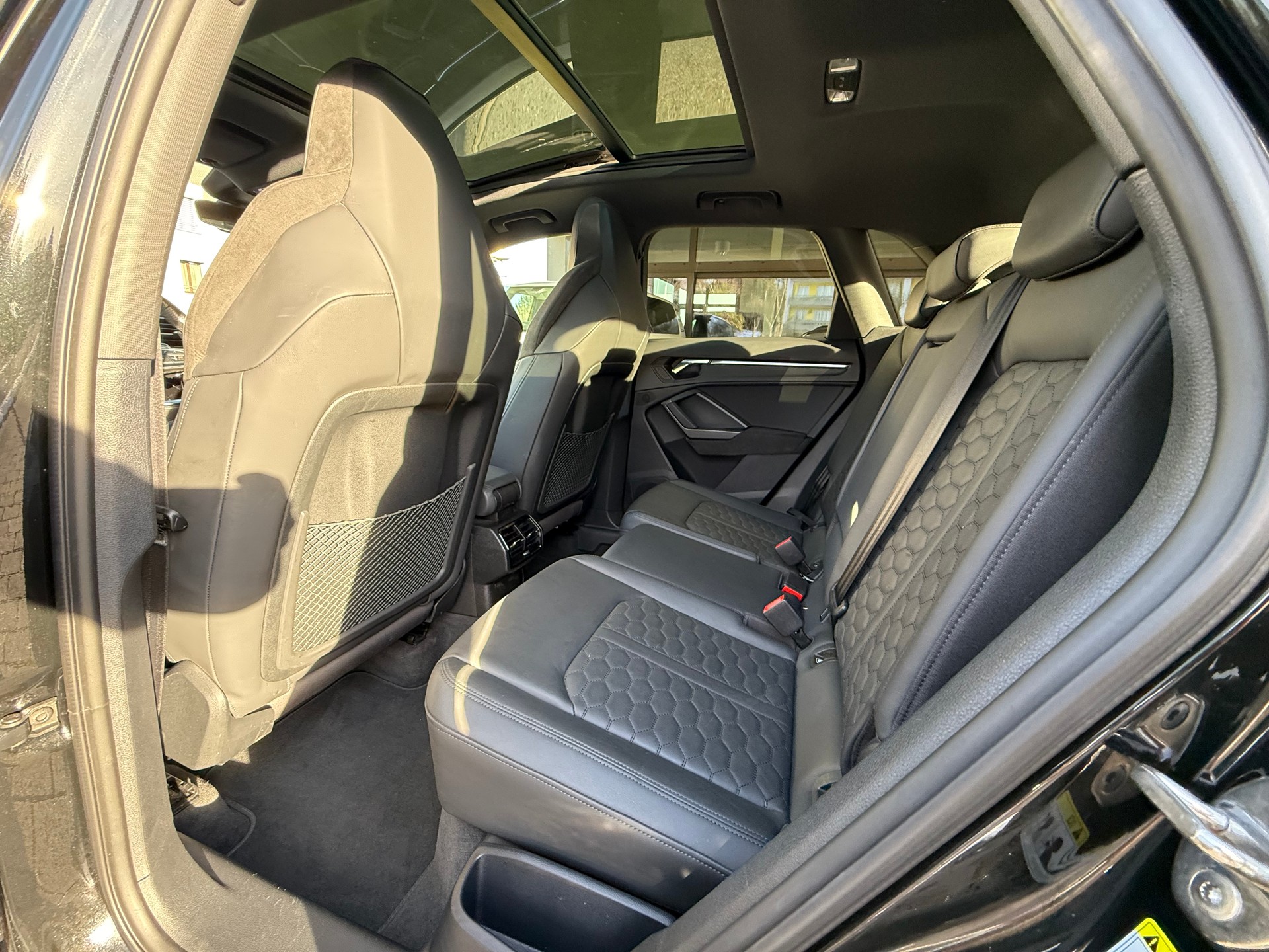 AUDI RS Q3 2.5 TFSI quattro S tronic-image-9