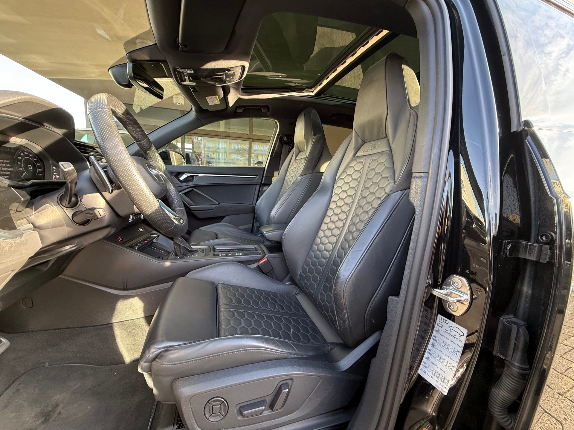 AUDI RS Q3 2.5 TFSI quattro S tronic-image-7