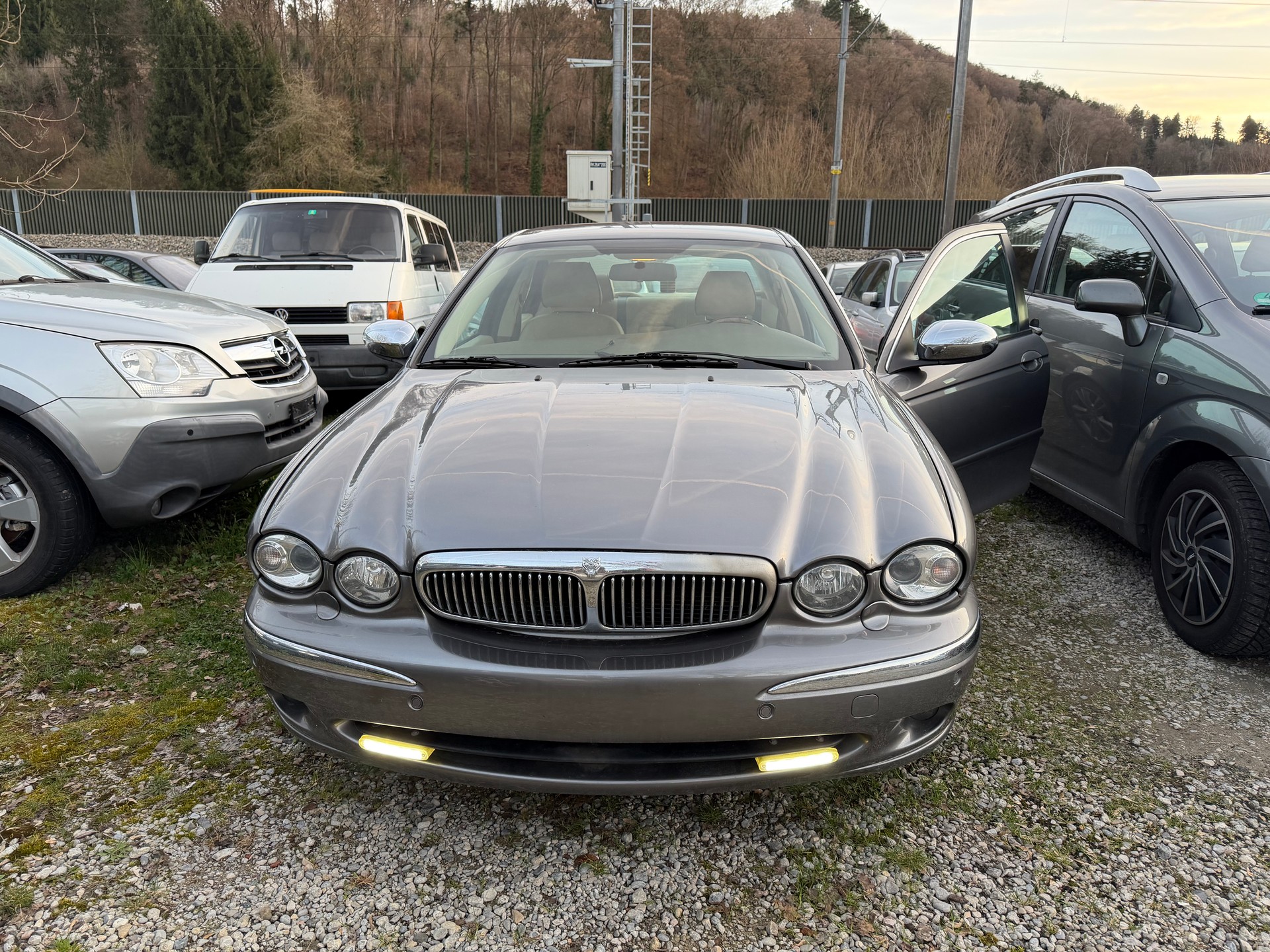JAGUAR X-Type 3.0 V6 Traction4 Sovereign-frisch ab mfk-showroom-element-1