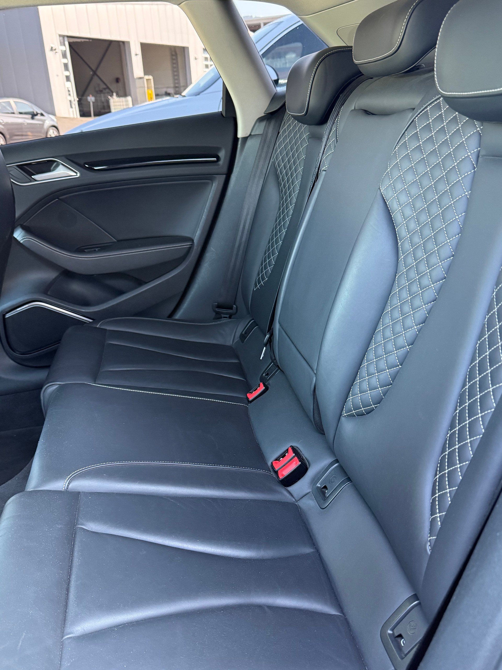 AUDI S3 Sportback 2.0 TFSI quattro S-tronic-image-13