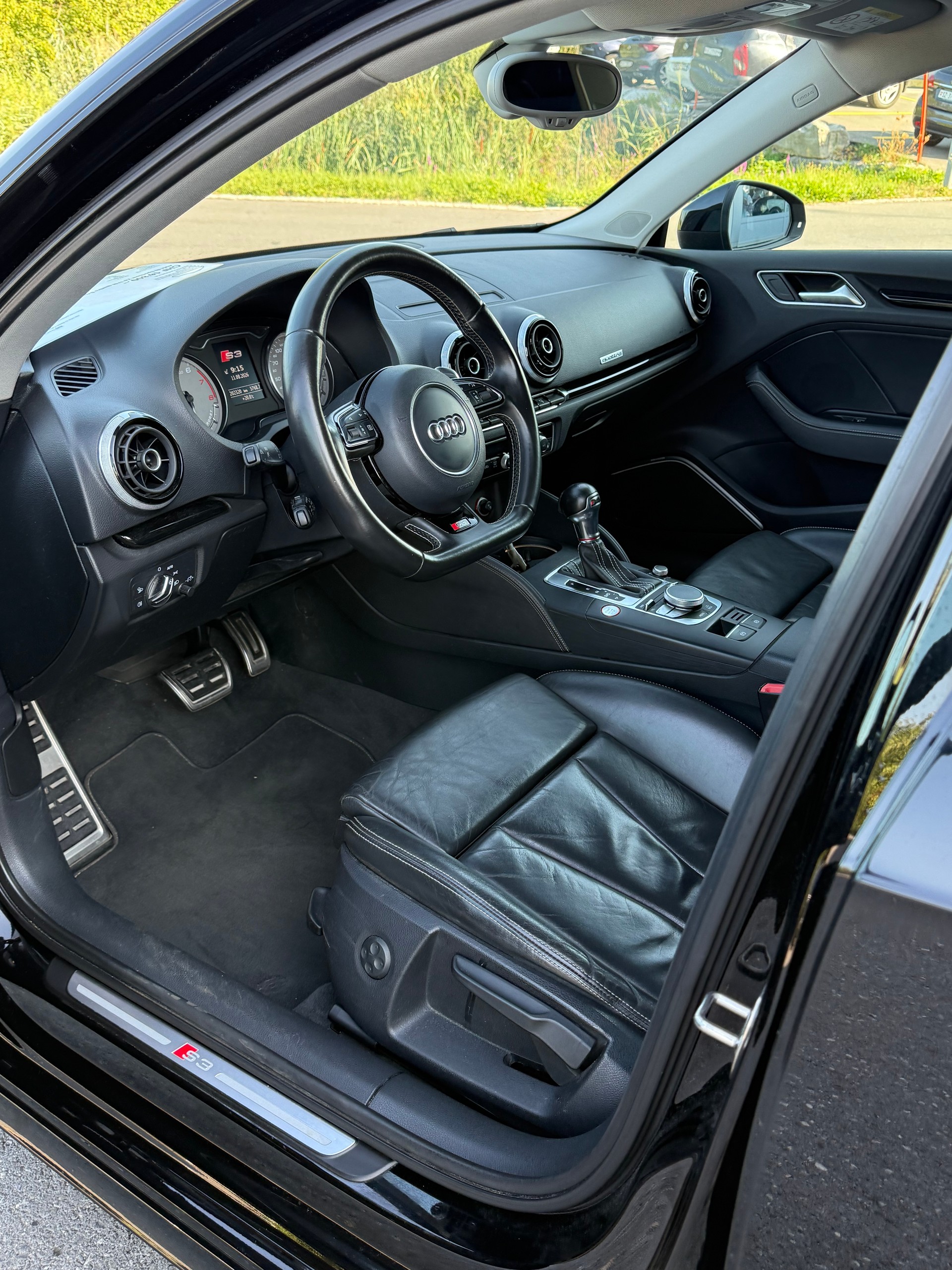 AUDI S3 Sportback 2.0 TFSI quattro S-tronic-image-6