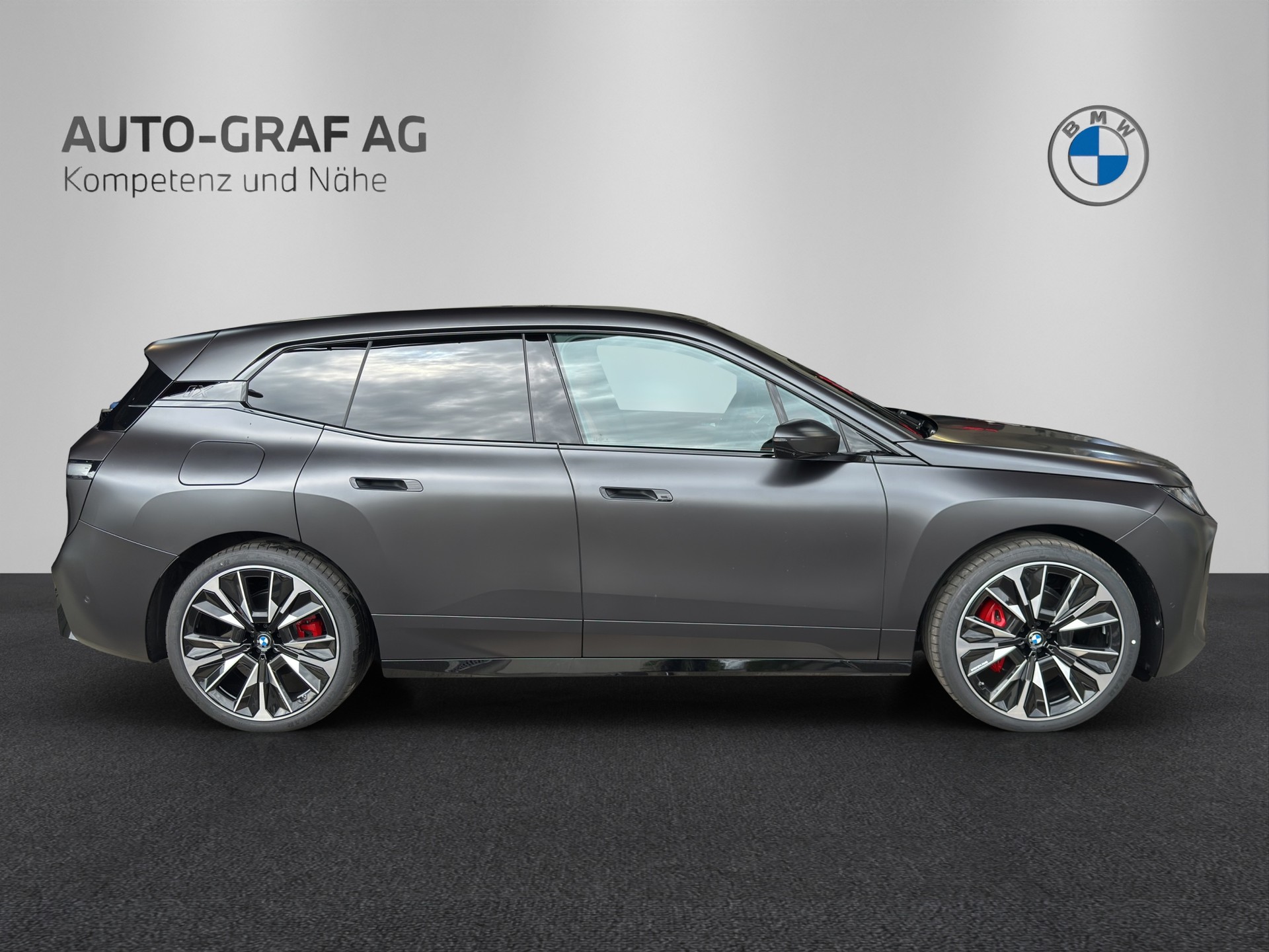 BMW iX xDrive60 M Sport Pro-image-5