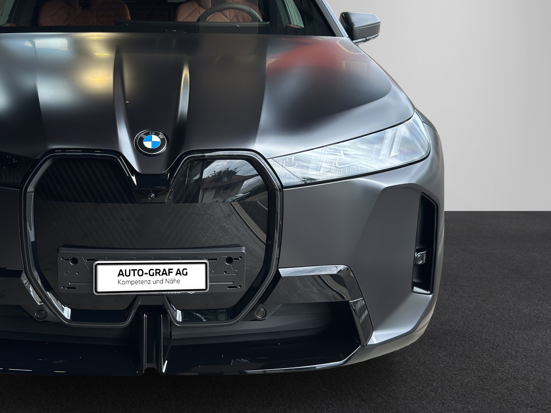 BMW iX xDrive60 M Sport Pro-image-8