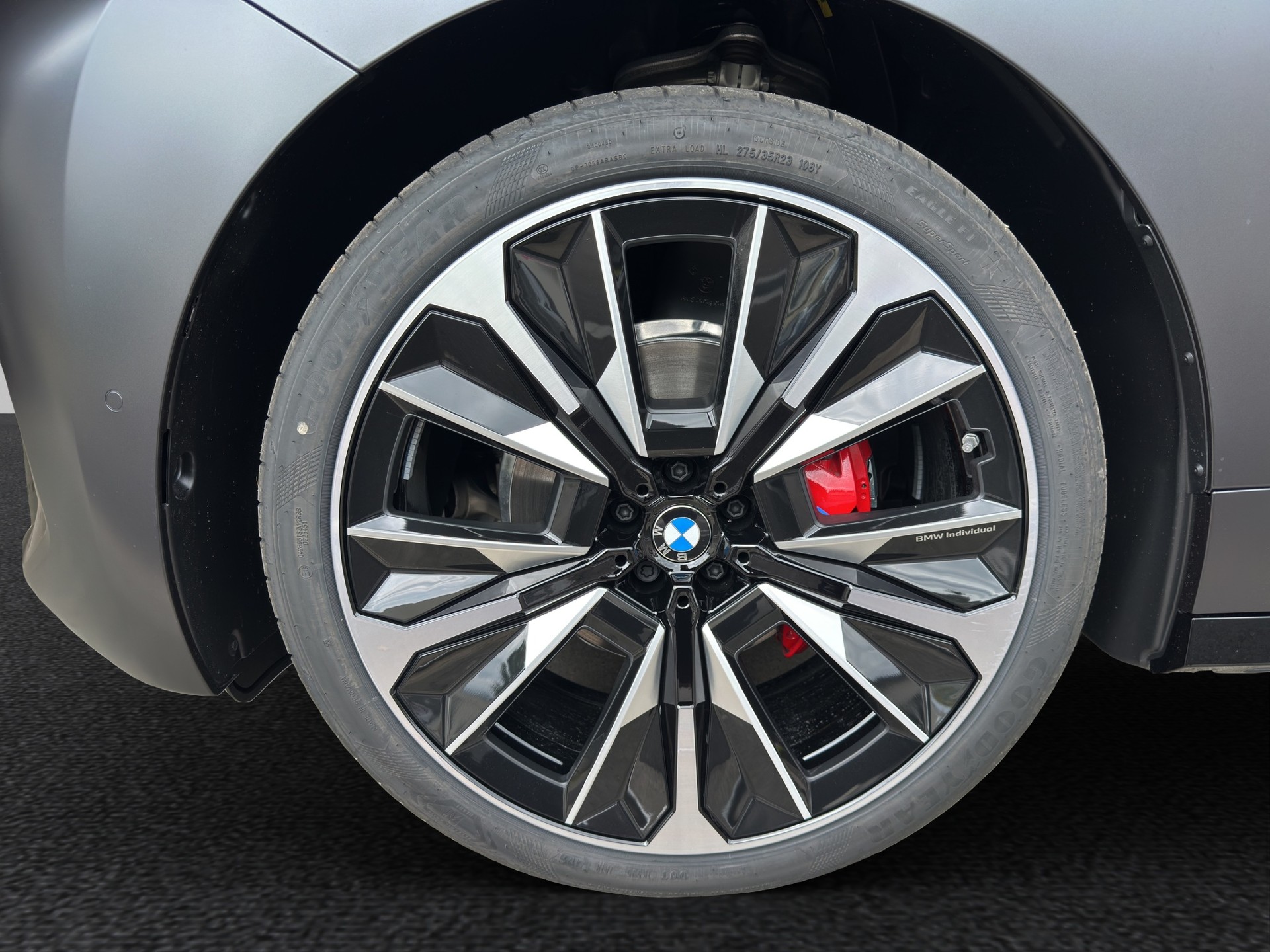 BMW iX xDrive60 M Sport Pro-image-9