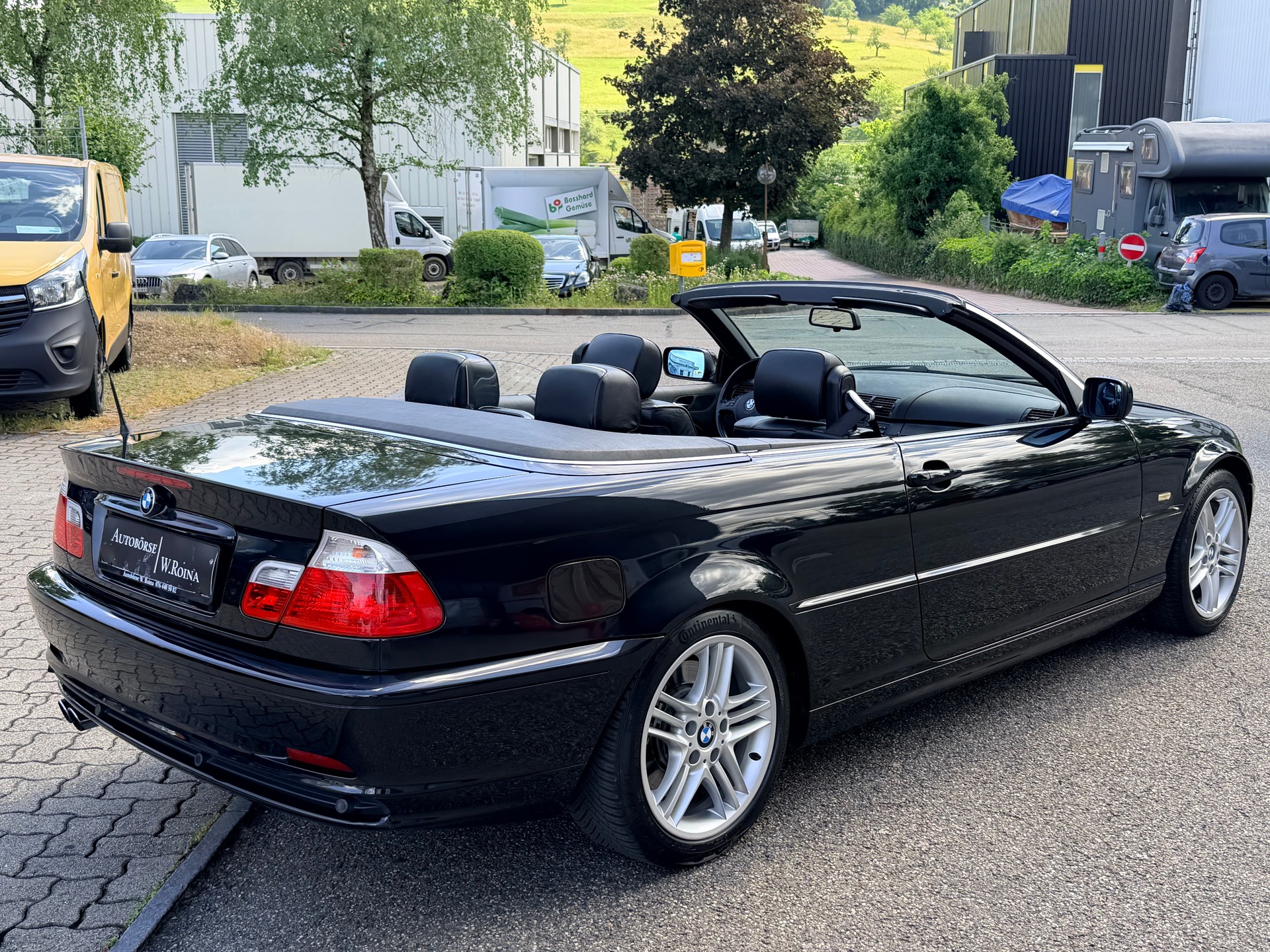 BMW 330Ci Cabriolet-image-2