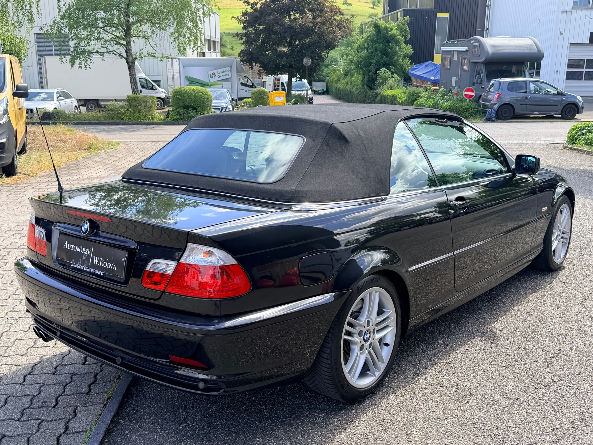 BMW 330Ci Cabriolet-image-9