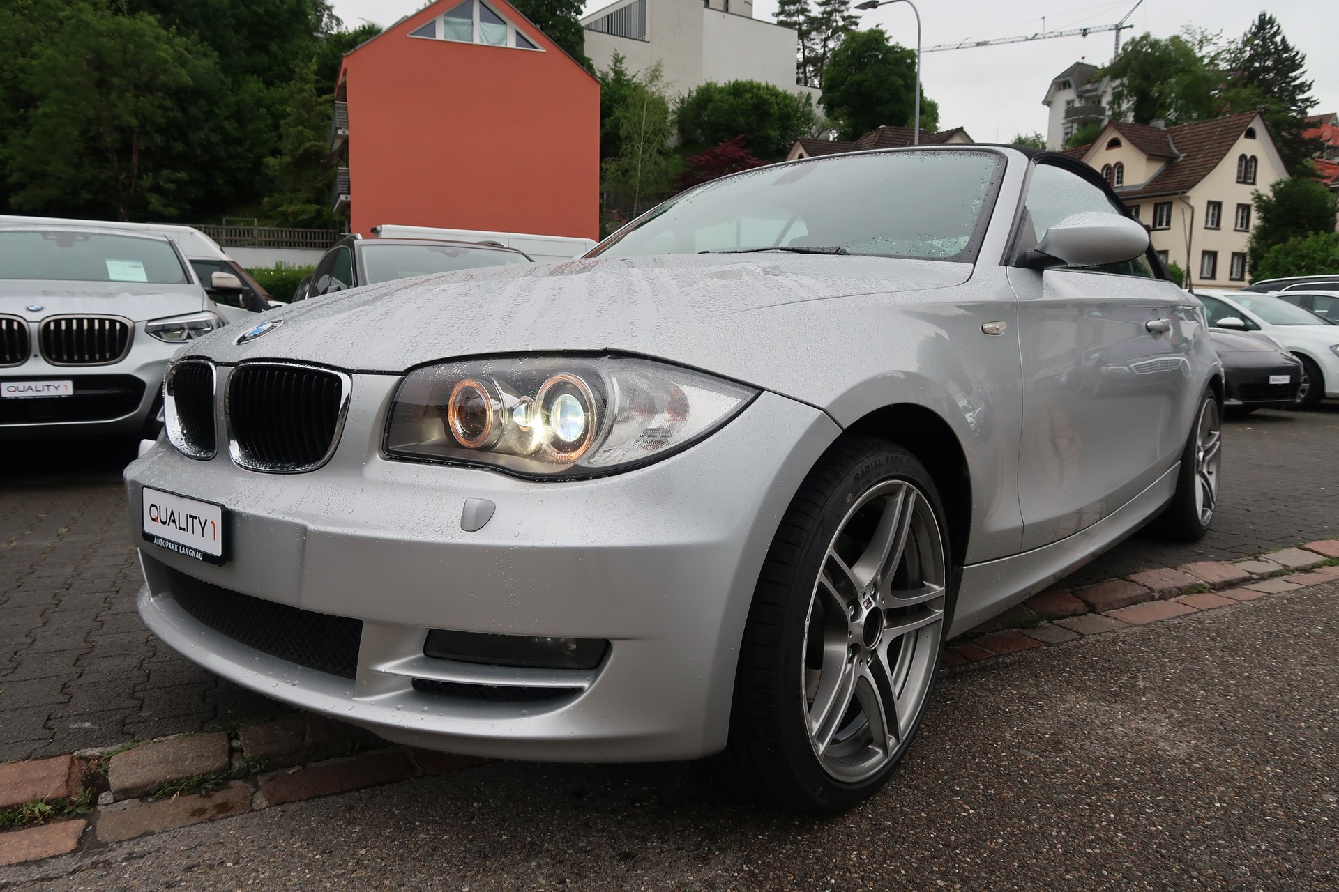 BMW 120i Cabrio-image-0