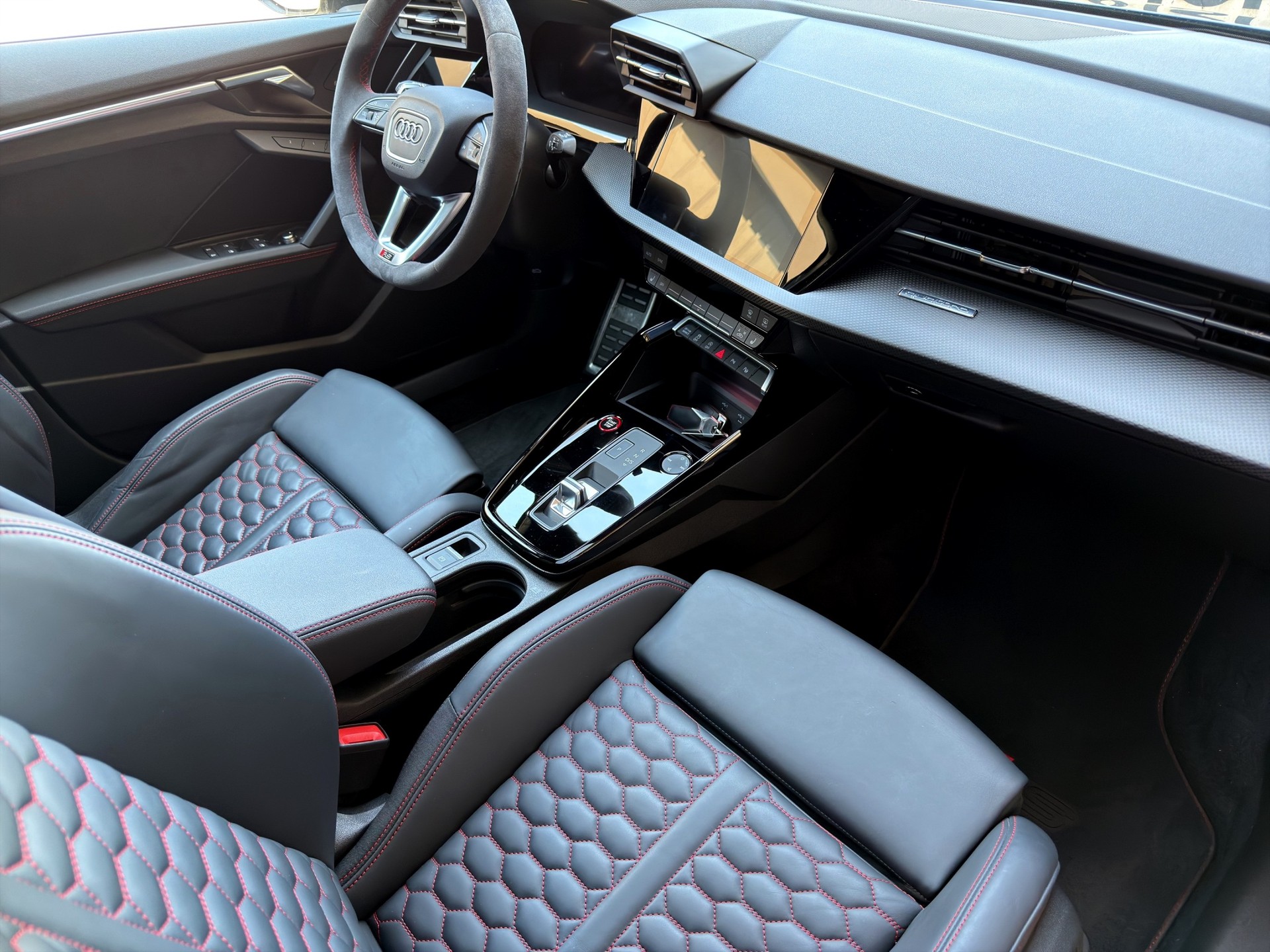 AUDI RS3 Sportback 2.5 TSI quattro S-tronic-image-23