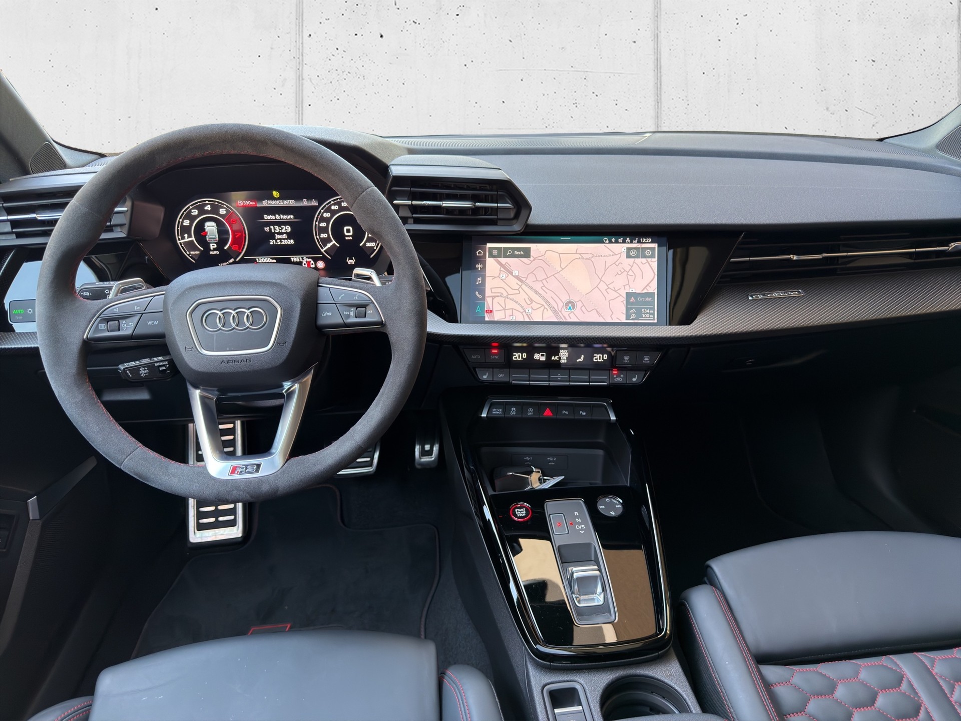 AUDI RS3 Sportback 2.5 TSI quattro S-tronic-image-13