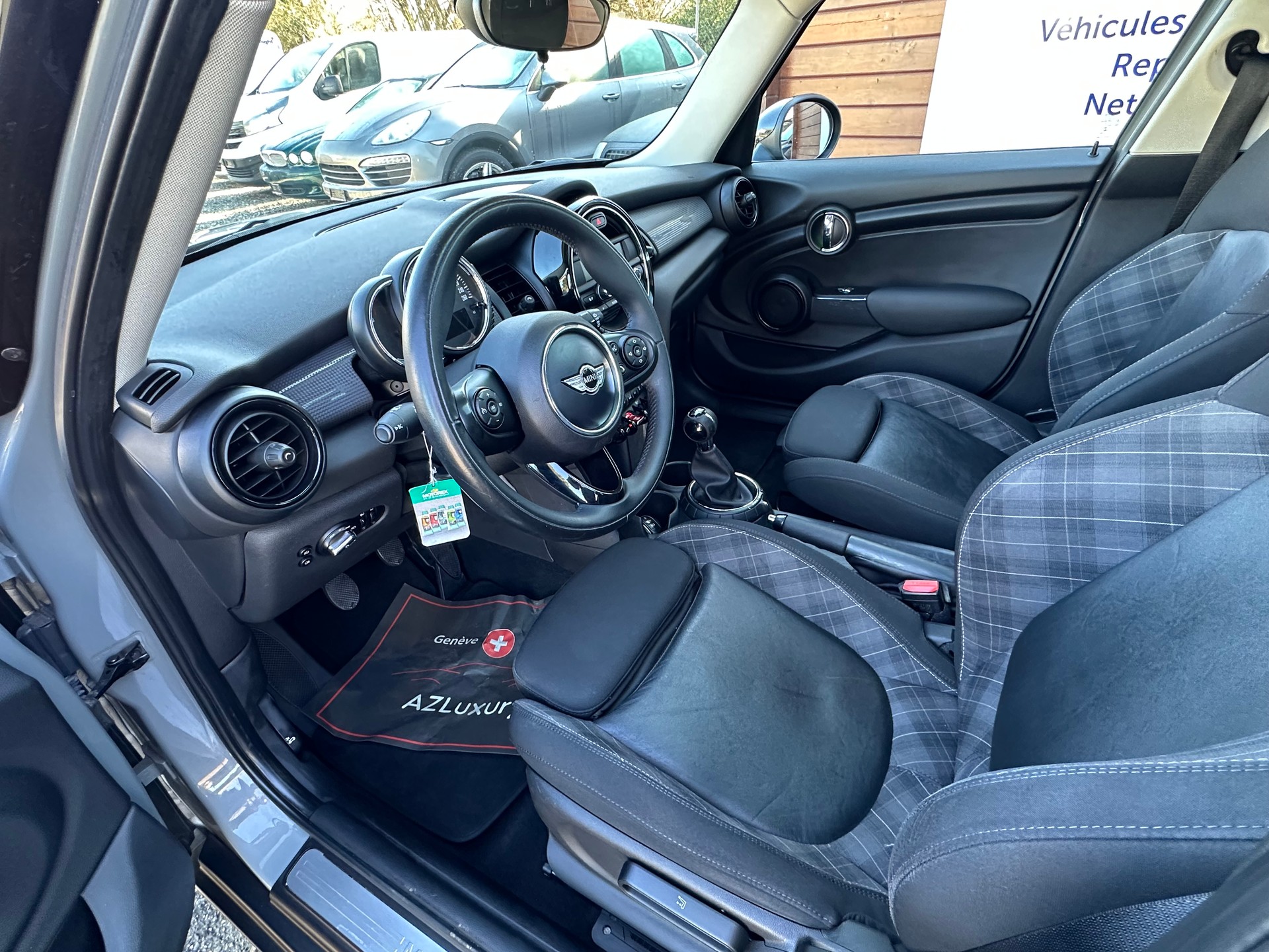 MINI Cooper-image-10