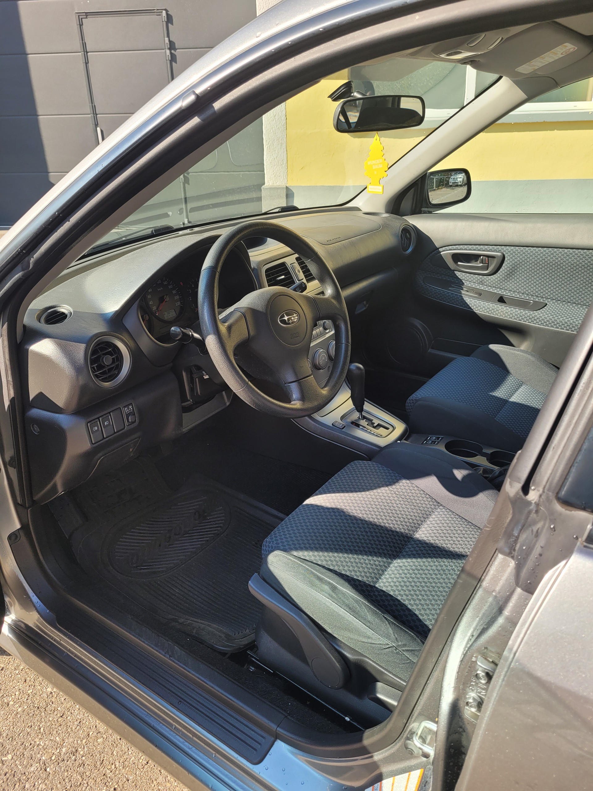 SUBARU Impreza 1.5R Swiss De Luxe Automatic-image-5