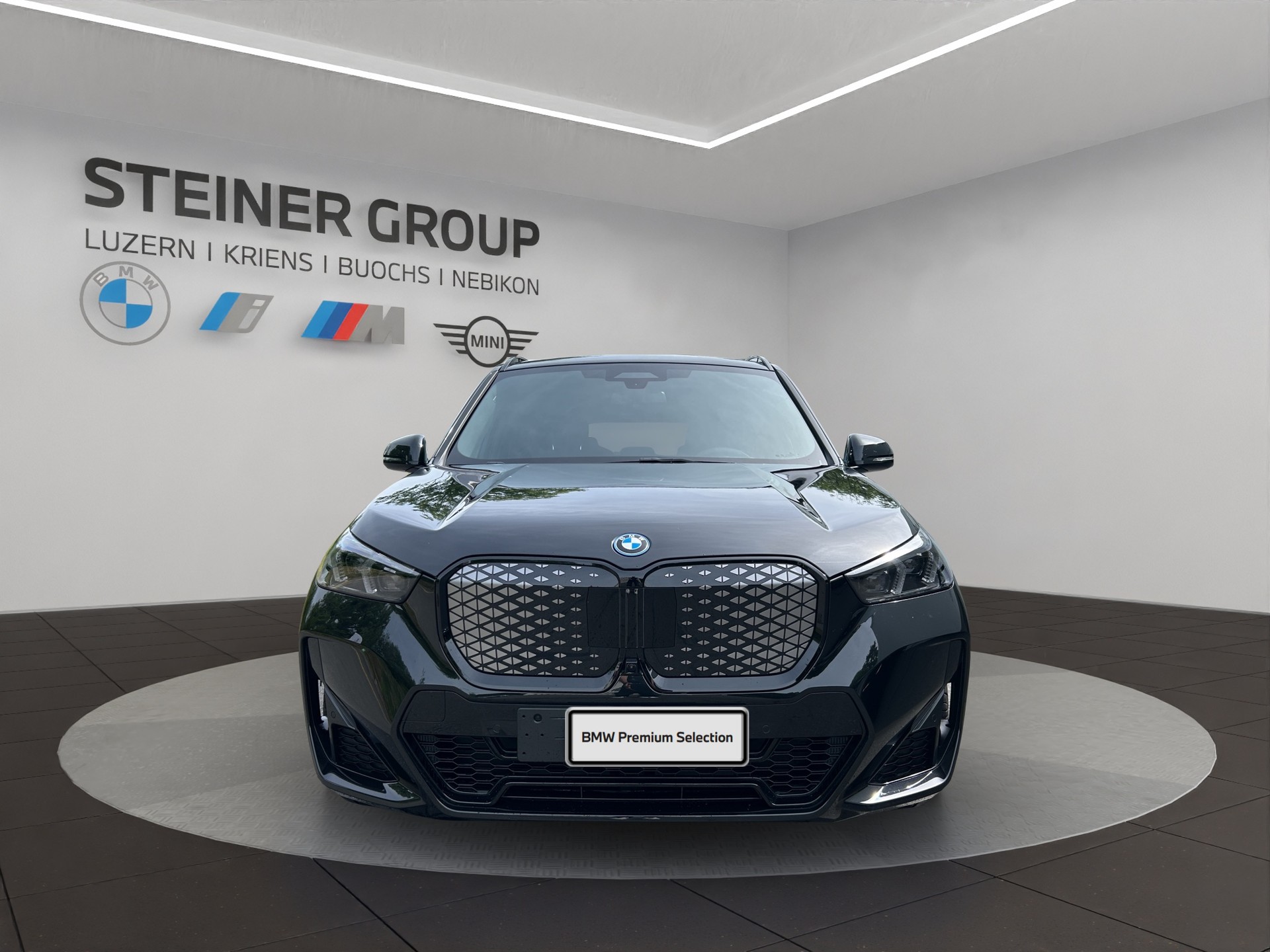 BMW iX1 xDrive 30 M Sport Pro-showroom-element-1