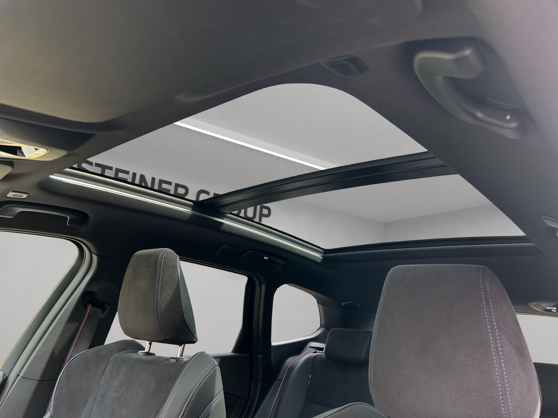 BMW iX1 xDrive 30 M Sport Pro-image-11