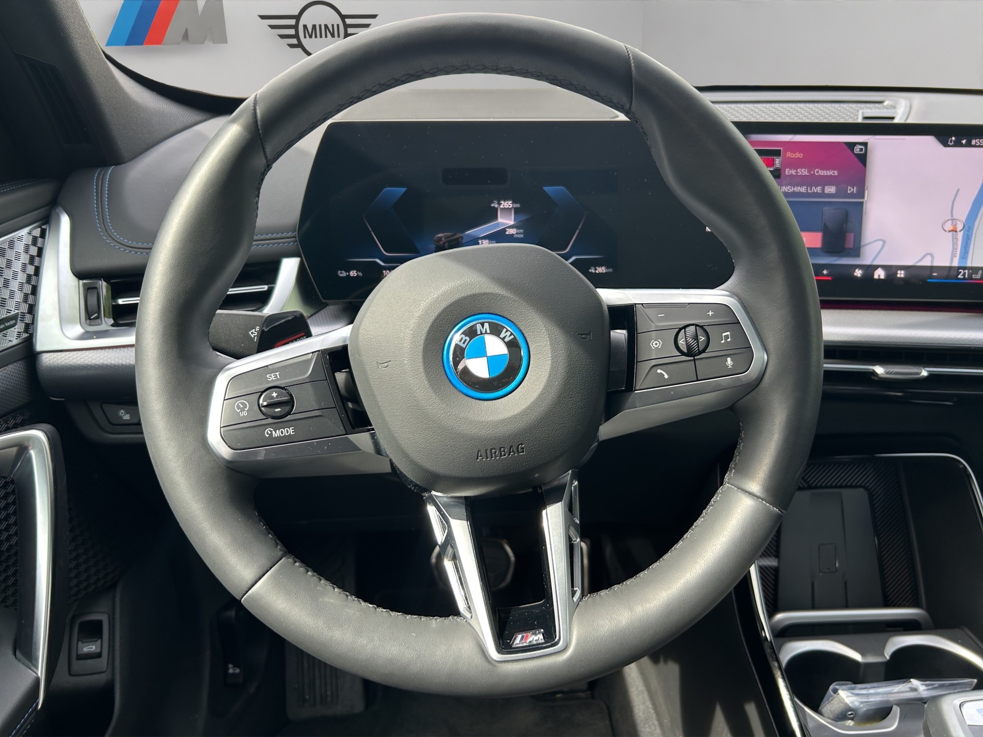 BMW iX1 xDrive 30 M Sport Pro-image-12