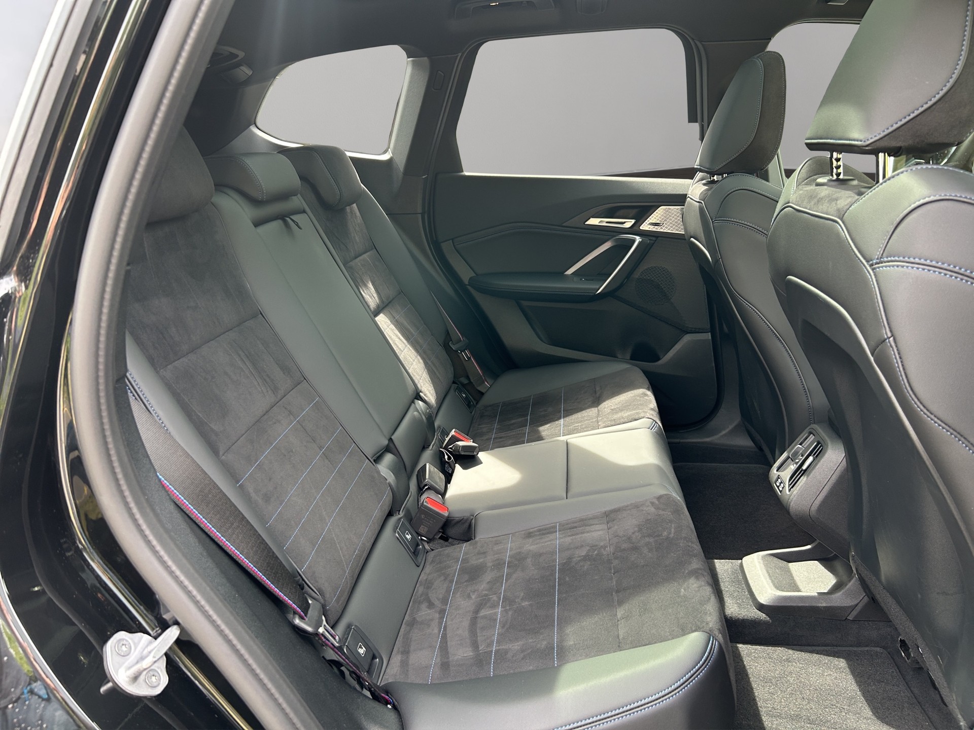 BMW iX1 xDrive 30 M Sport Pro-image-20