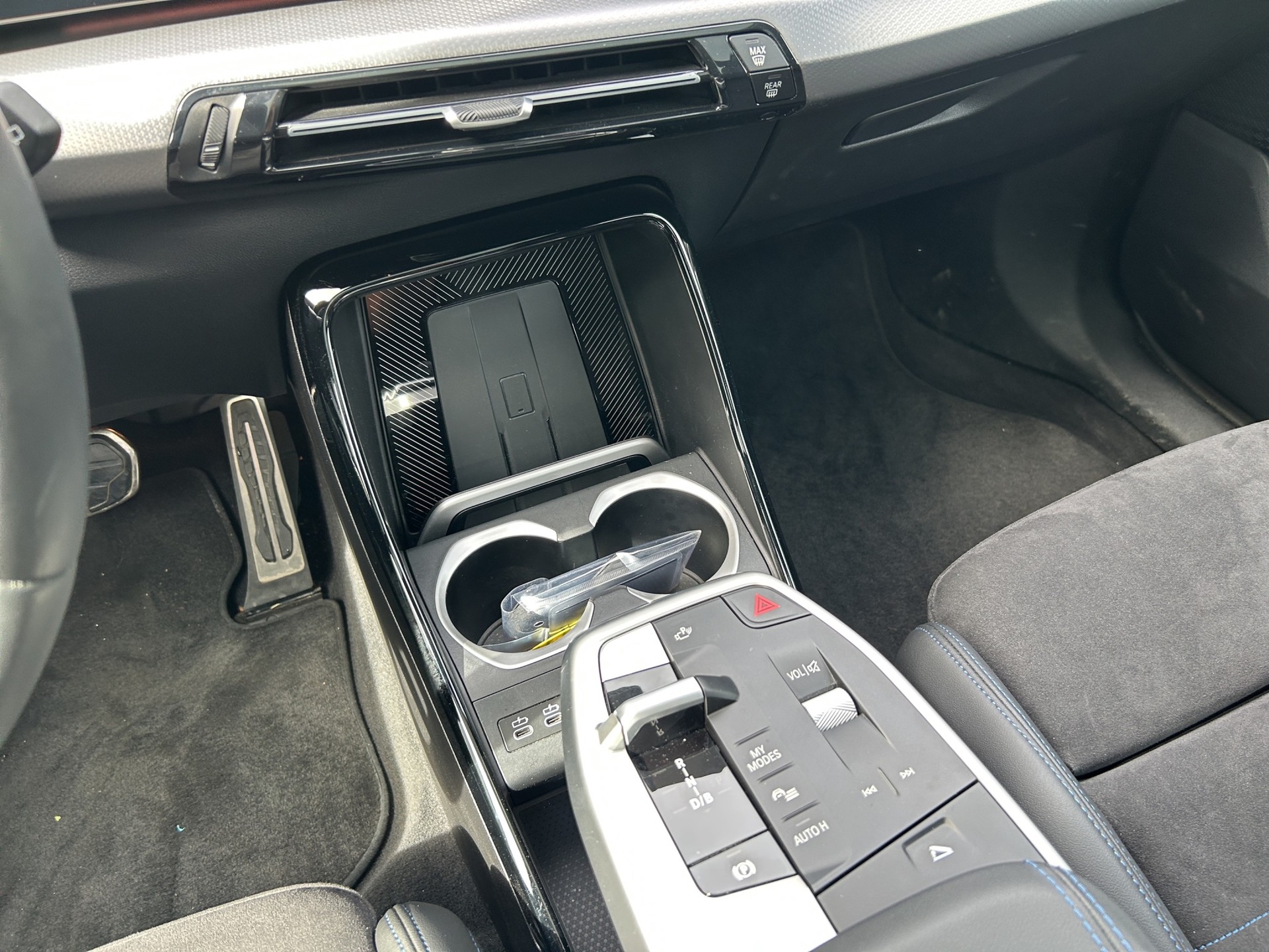 BMW iX1 xDrive 30 M Sport Pro-image-15