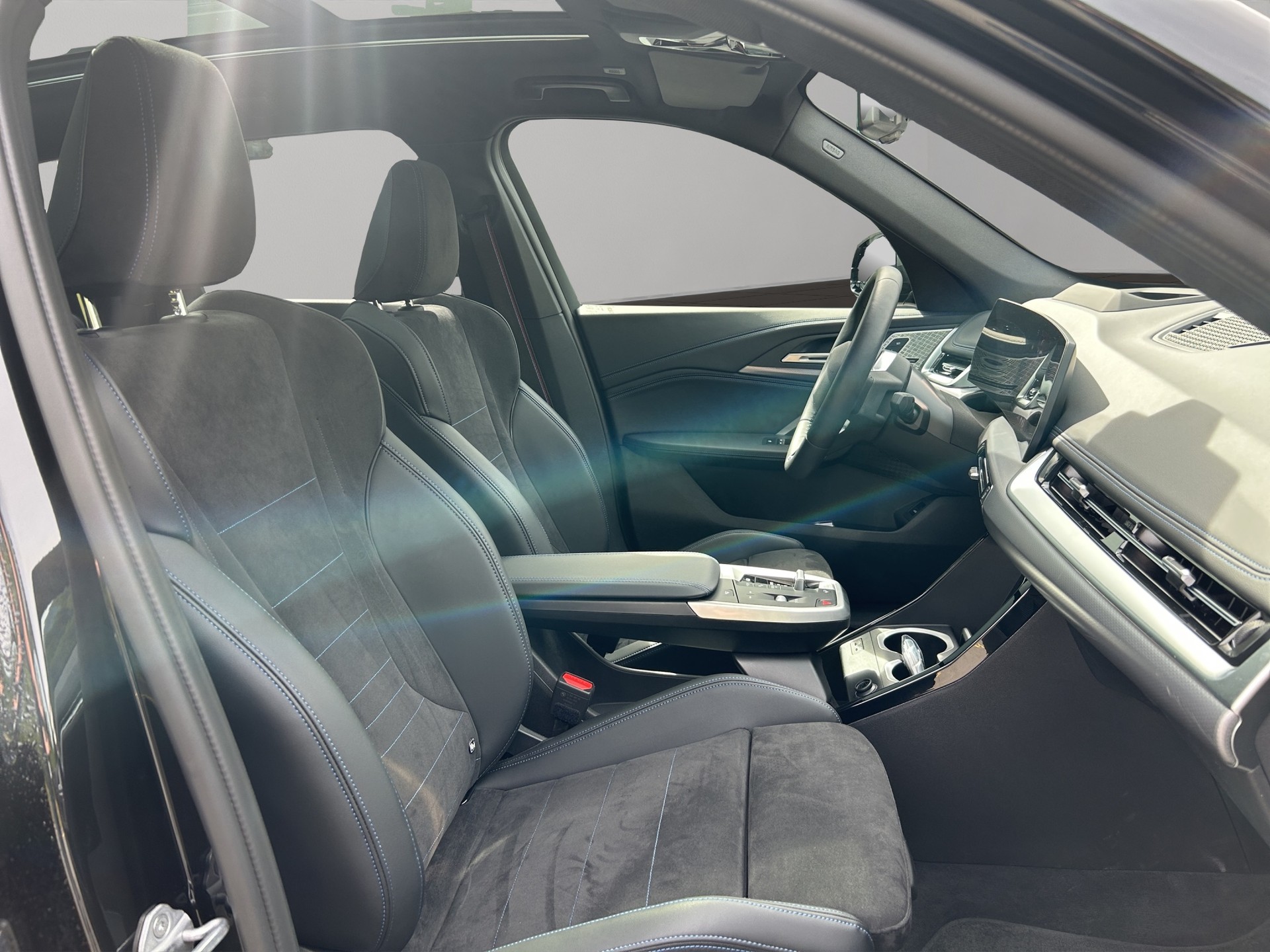 BMW iX1 xDrive 30 M Sport Pro-image-19