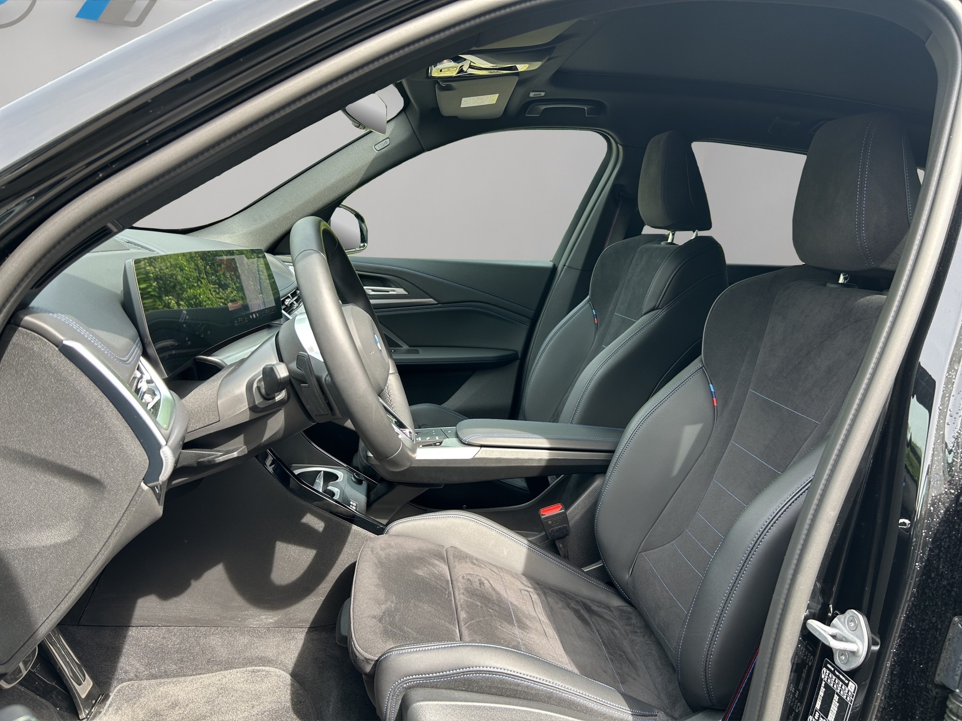 BMW iX1 xDrive 30 M Sport Pro-image-9