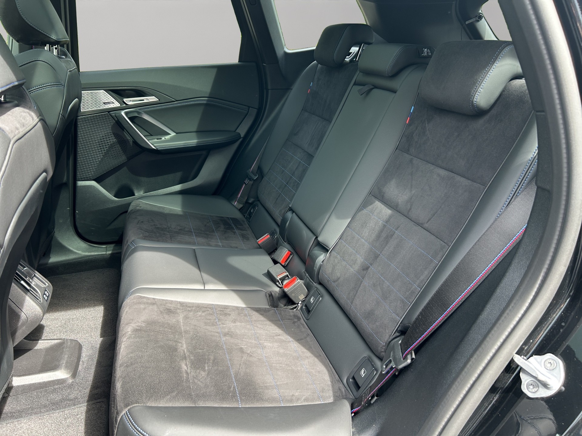 BMW iX1 xDrive 30 M Sport Pro-image-17