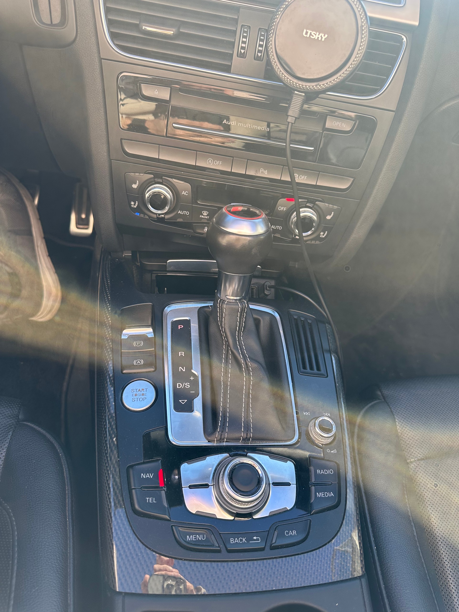 AUDI 3.0 V6 TFSI quattro S-Tronic-image-4