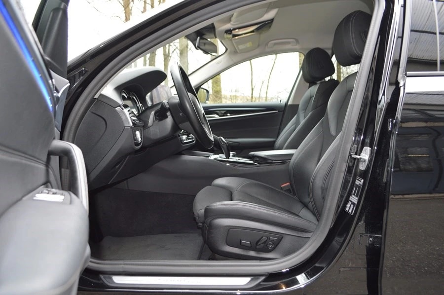 BMW 520i Touring Sport Line Steptronic-image-4