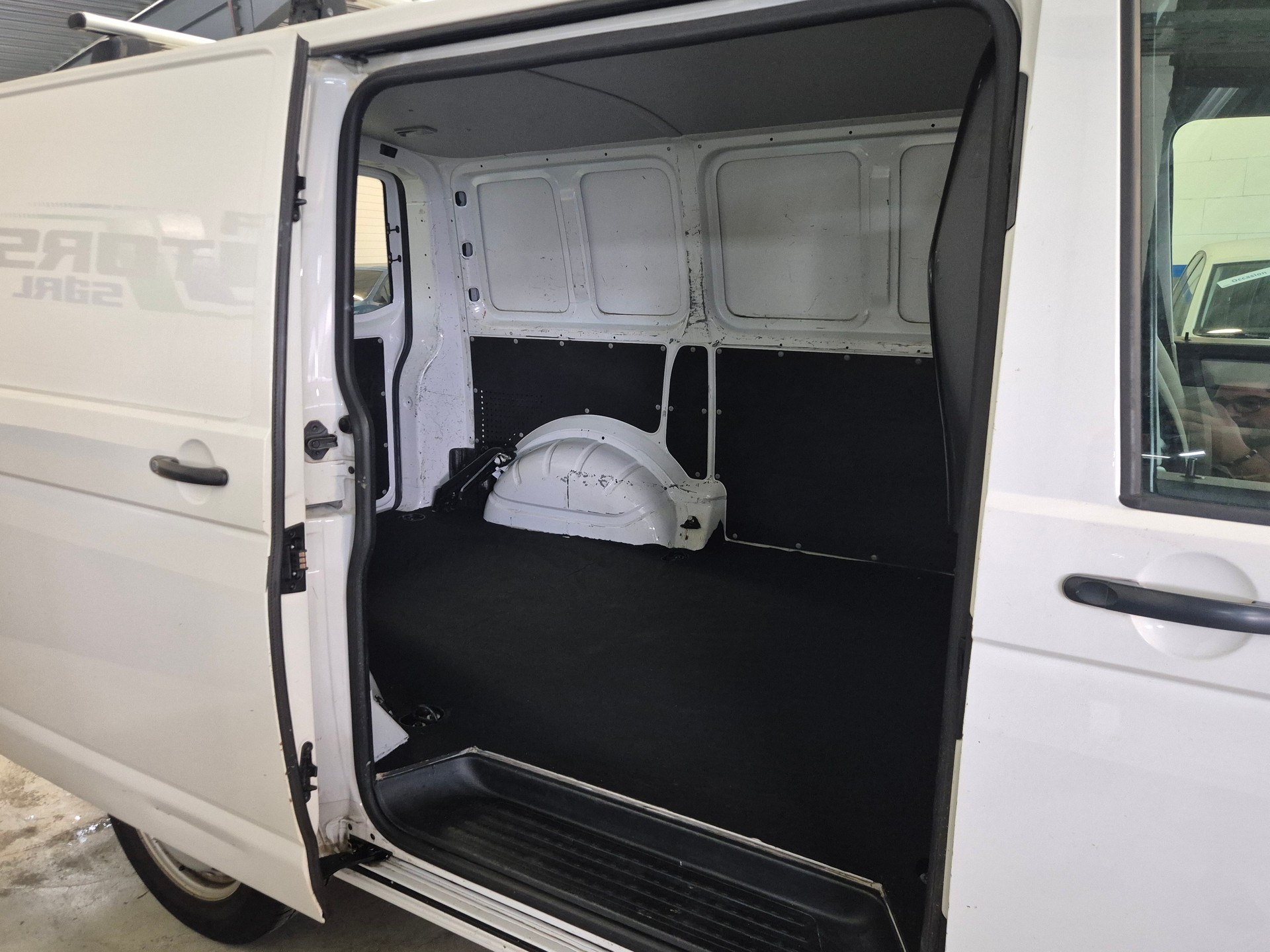 VW T6 2.0 TDI Euro 5-image-13