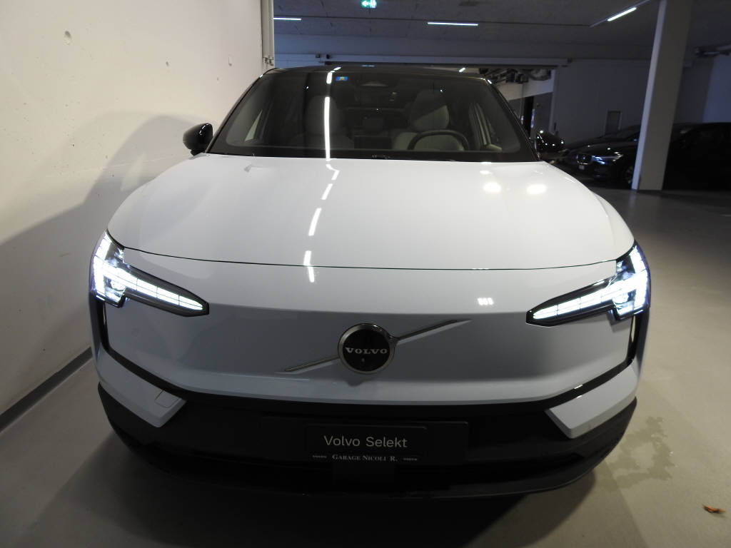 VOLVO EX 30 E60 Twin Ultra Performance AWD-image-1