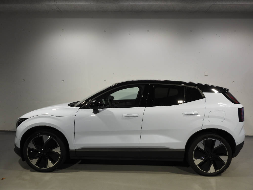 VOLVO EX 30 E60 Twin Ultra Performance AWD-image-2