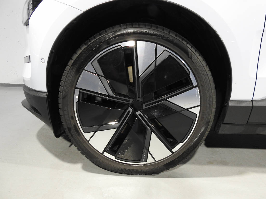 VOLVO EX 30 E60 Twin Ultra Performance AWD-image-11