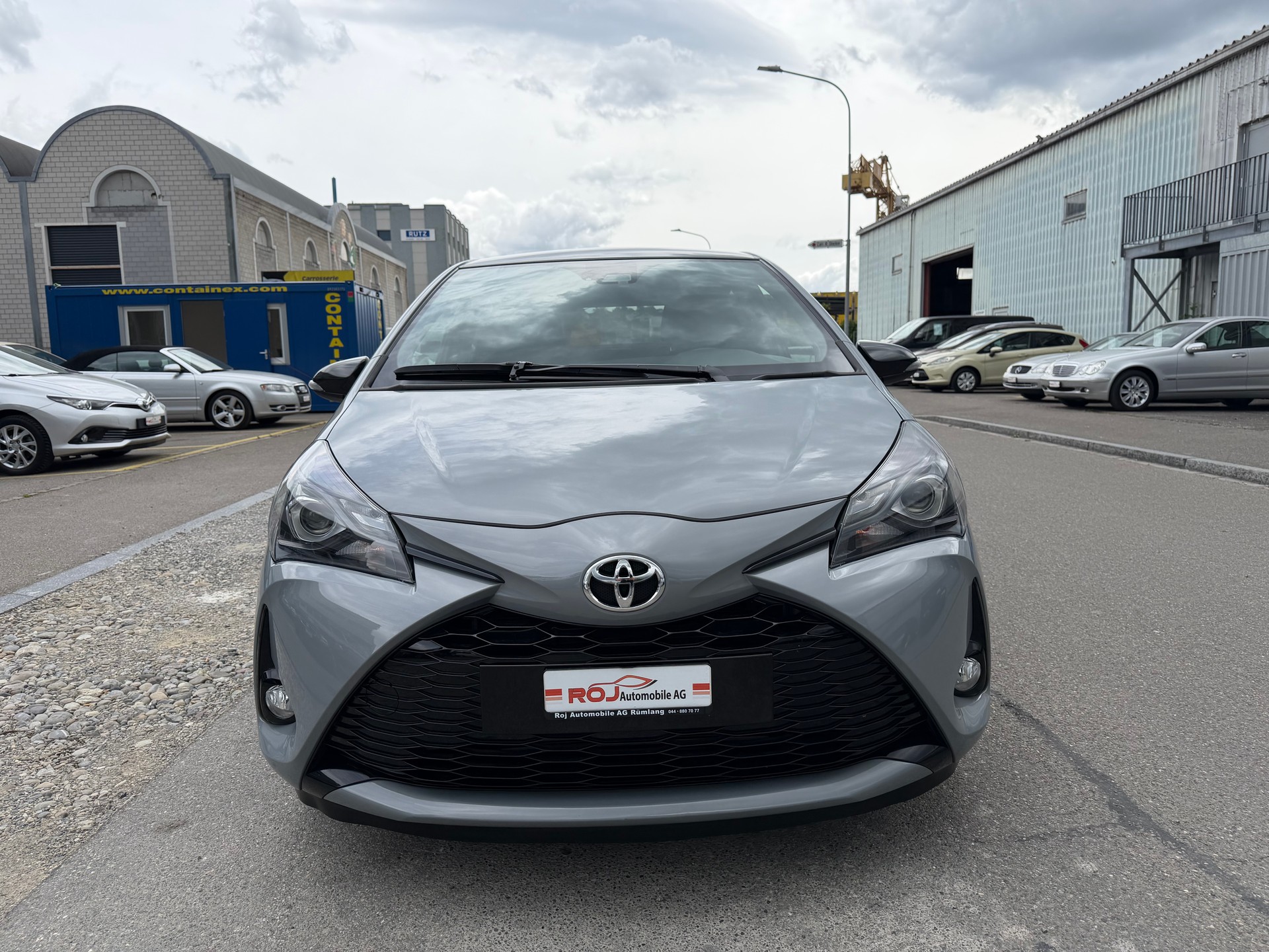TOYOTA Yaris 1.5 VVT-i Hybrid GR Sport e-CVT-showroom-element-2