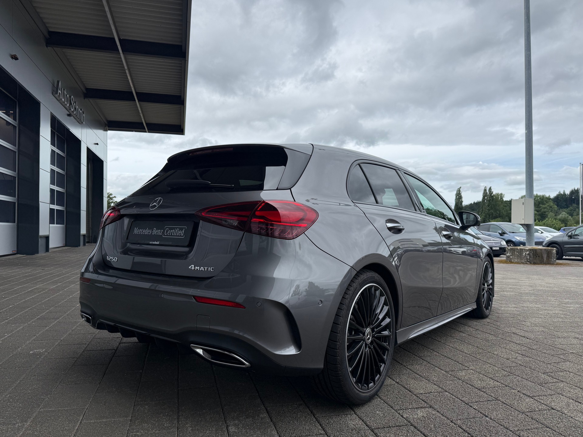 MERCEDES-BENZ A 250 AMG Line 4Matic 8G-DCT-showroom-element-1