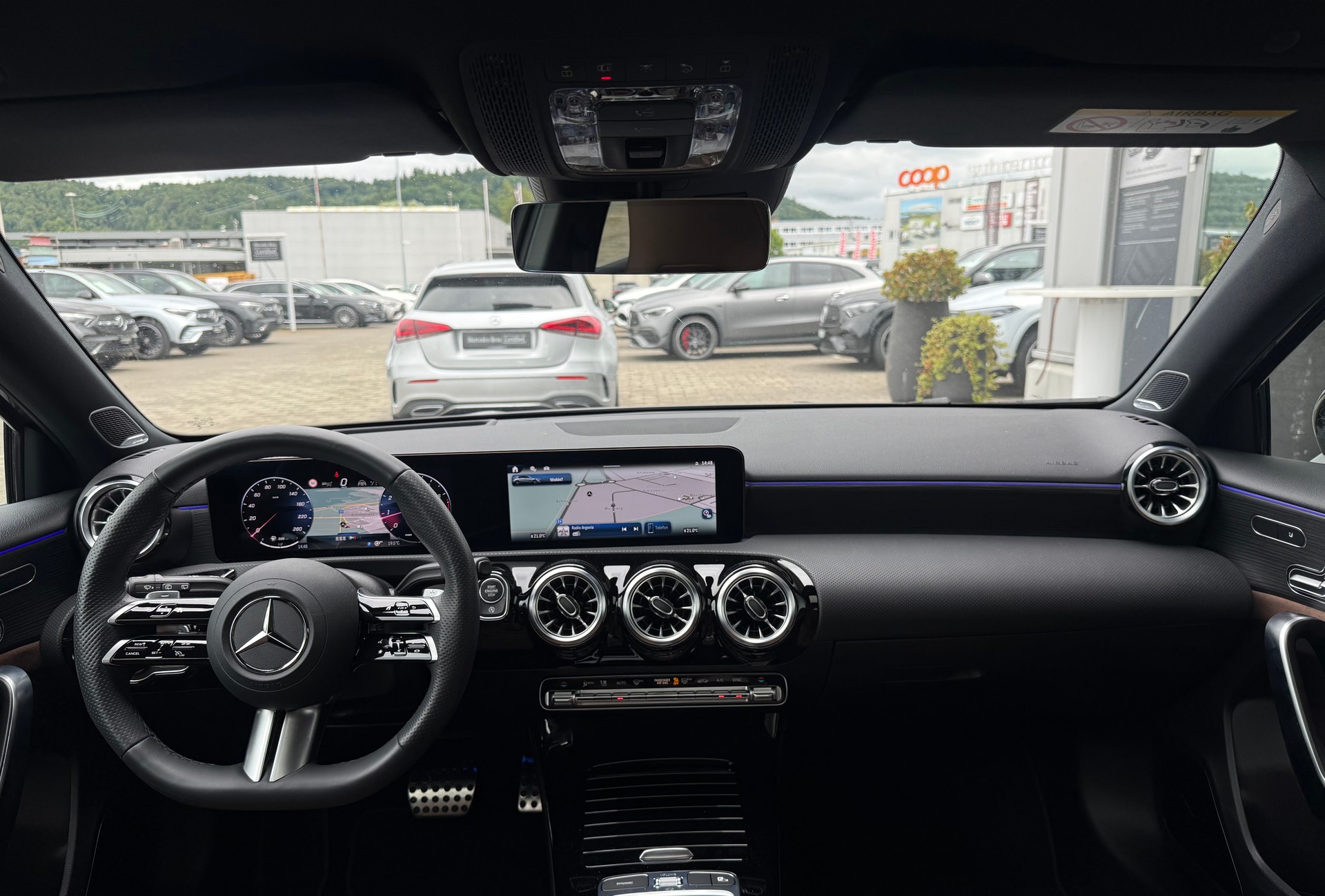 MERCEDES-BENZ A 250 AMG Line 4Matic 8G-DCT-showroom-element-3
