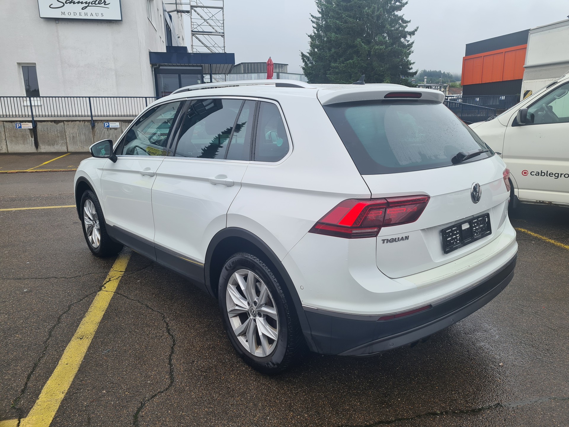 VW Tiguan 2.0 TDI SCR Offroad 4Motion DSG-image-4