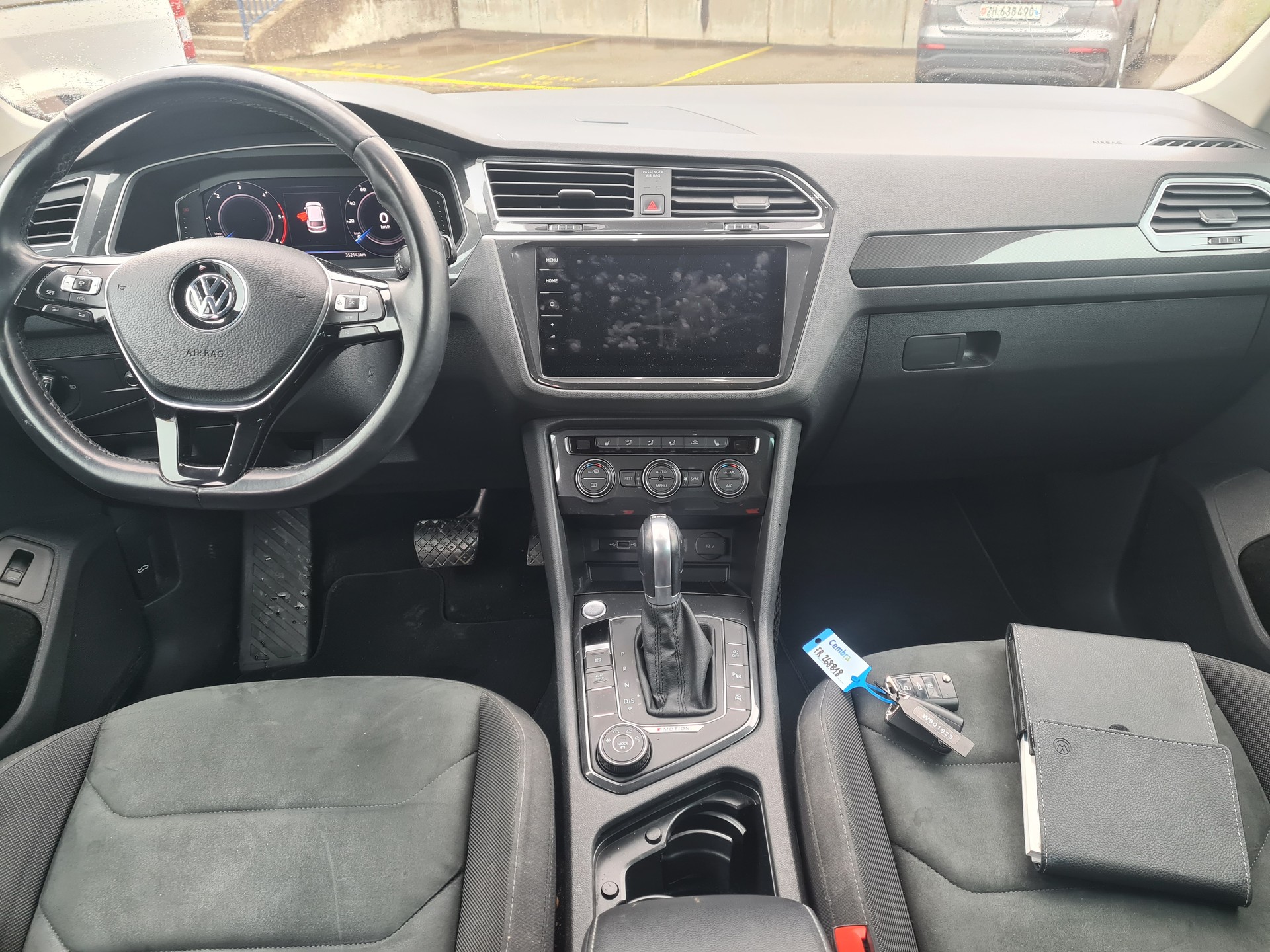 VW Tiguan 2.0 TDI SCR Offroad 4Motion DSG-image-9