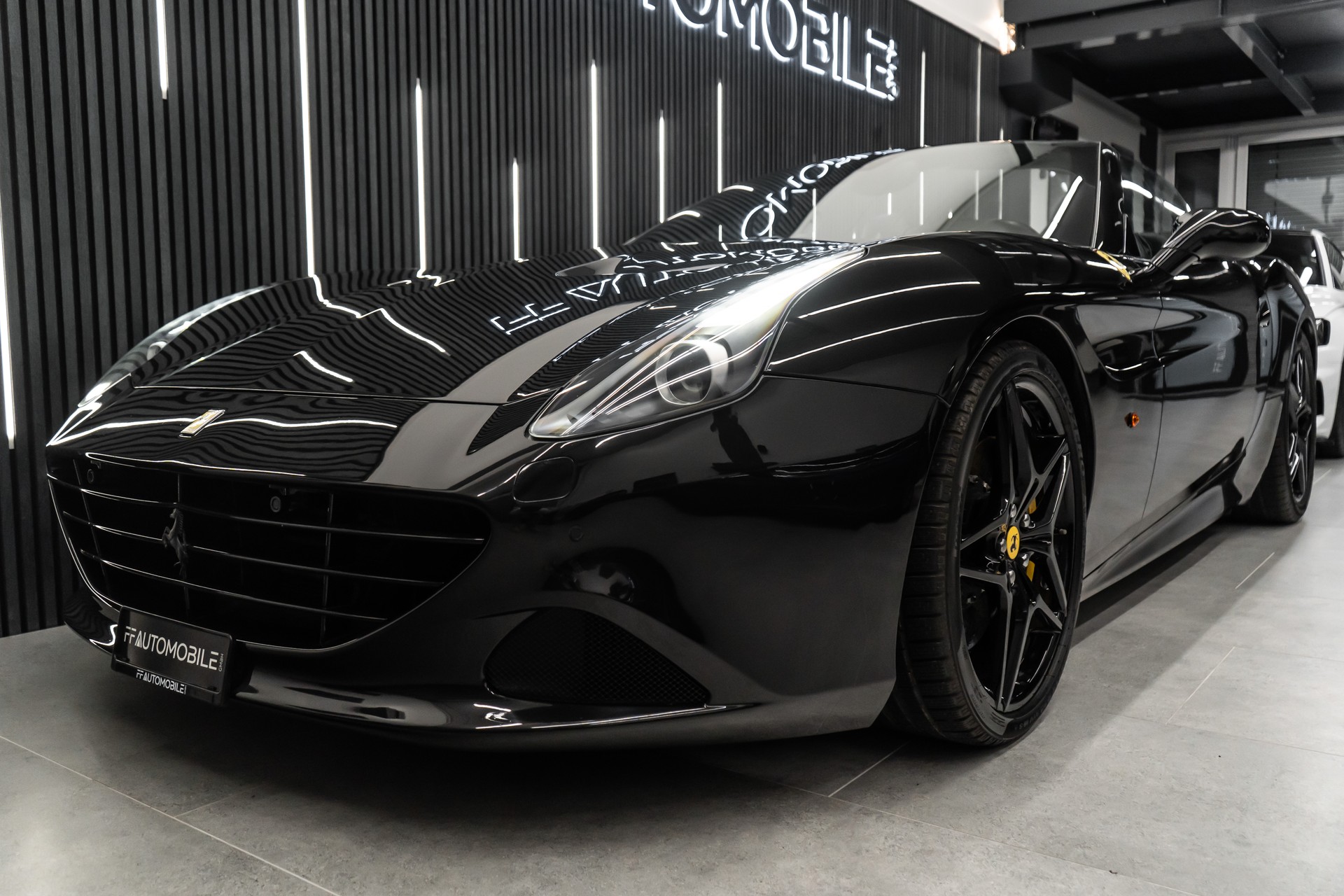 FERRARI California 3.9 V8 T-image-7