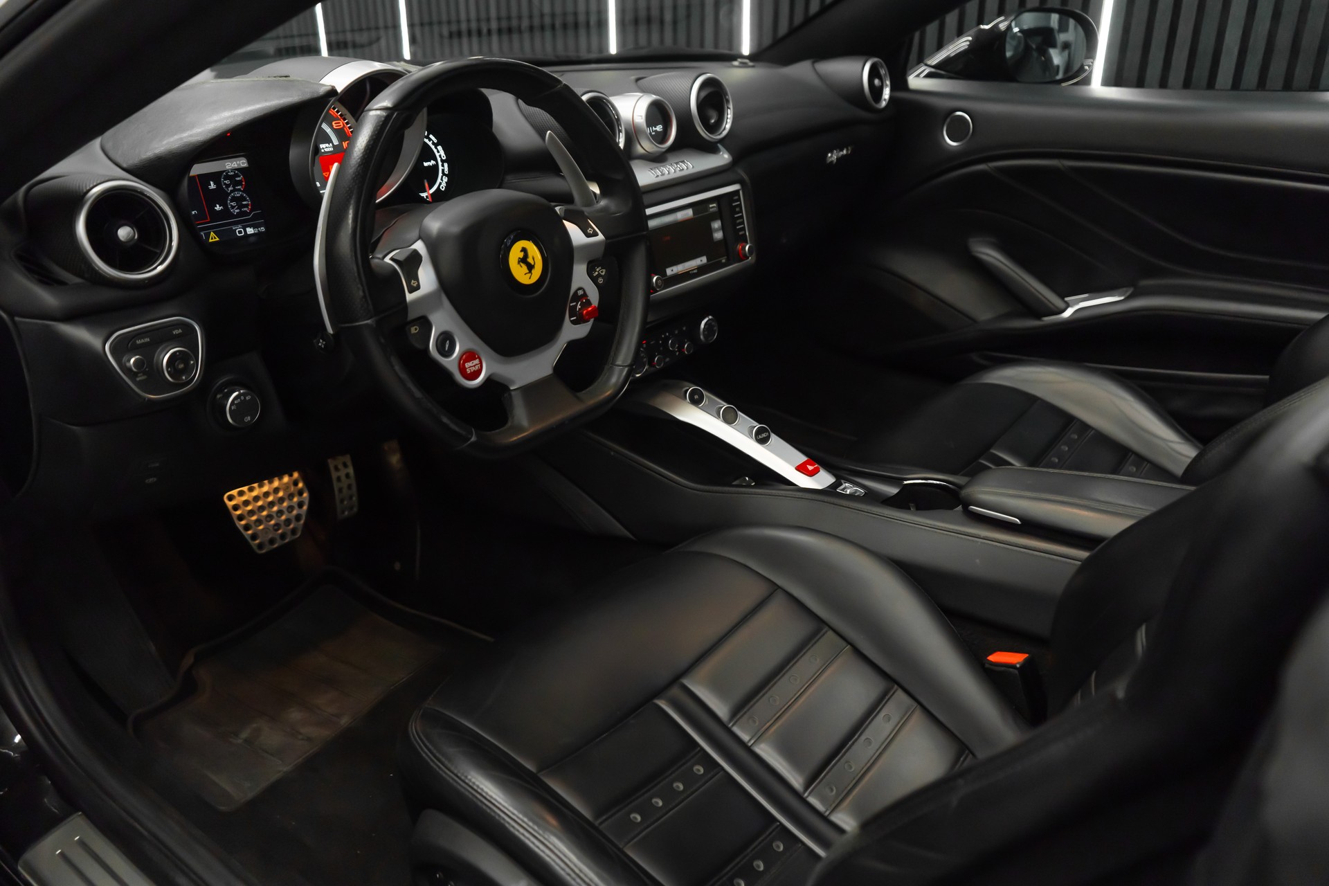 FERRARI California 3.9 V8 T-image-16