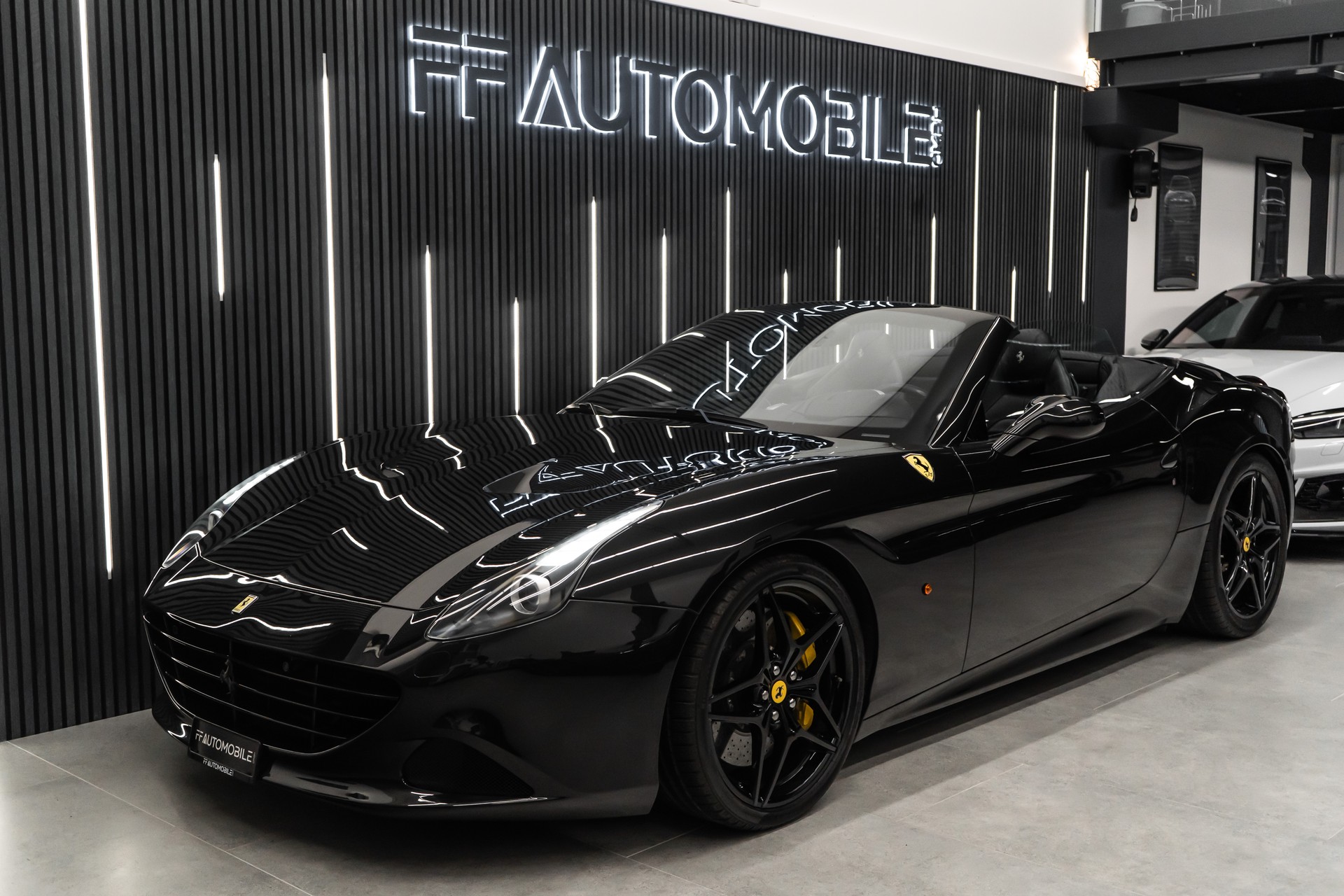 FERRARI California 3.9 V8 T-image-2