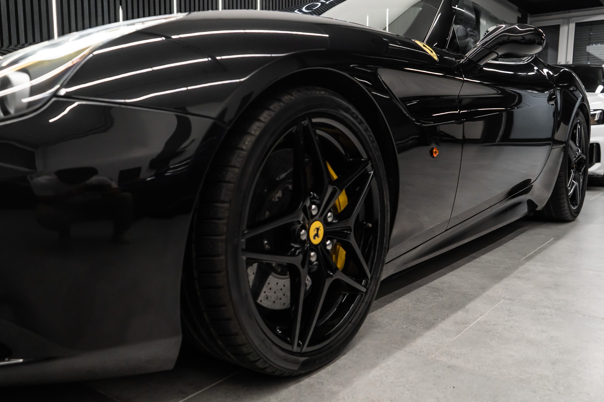 FERRARI California 3.9 V8 T-image-8