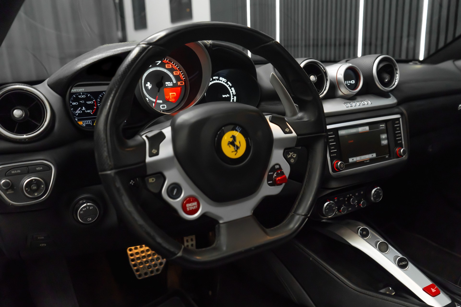 FERRARI California 3.9 V8 T-image-17