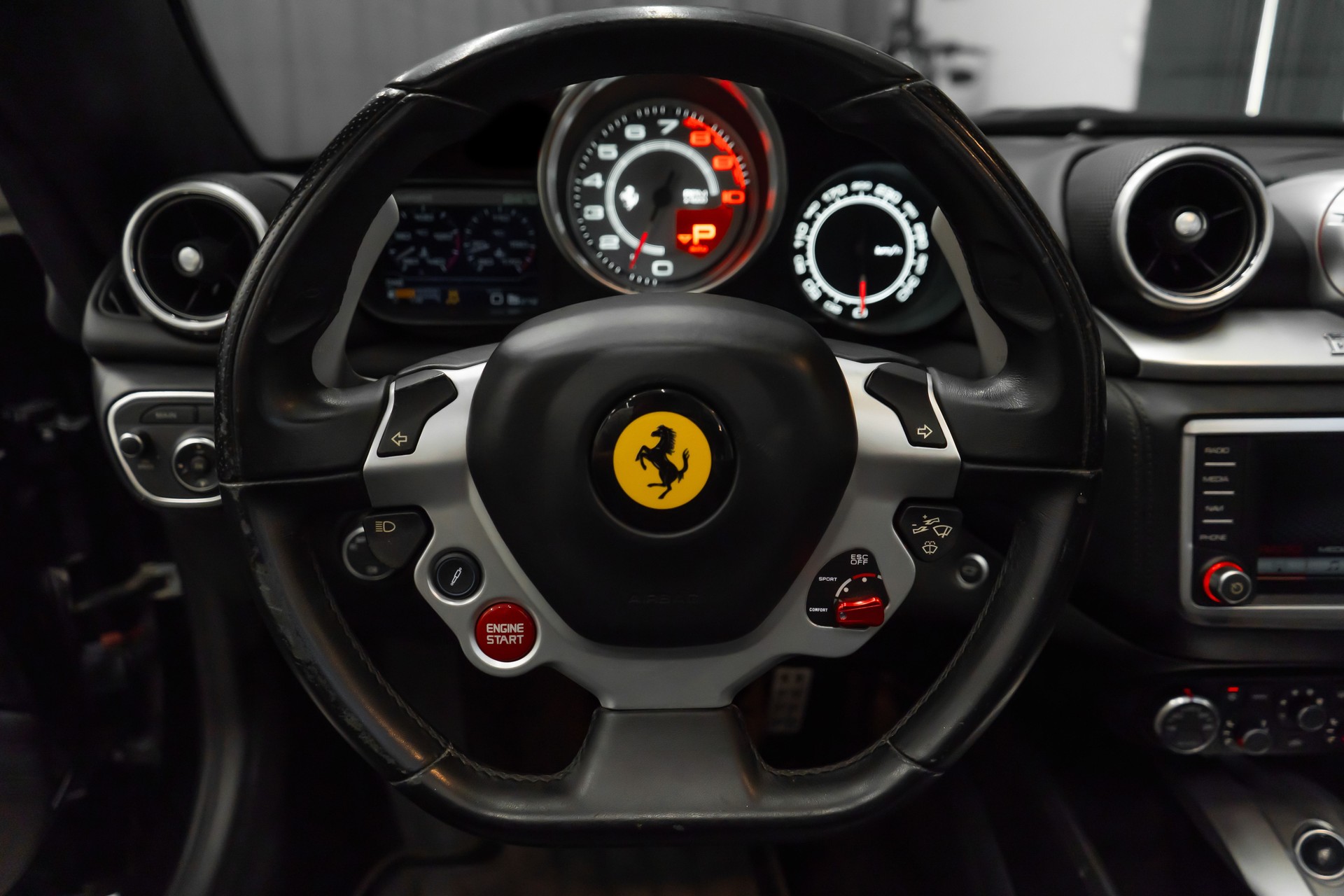 FERRARI California 3.9 V8 T-image-18