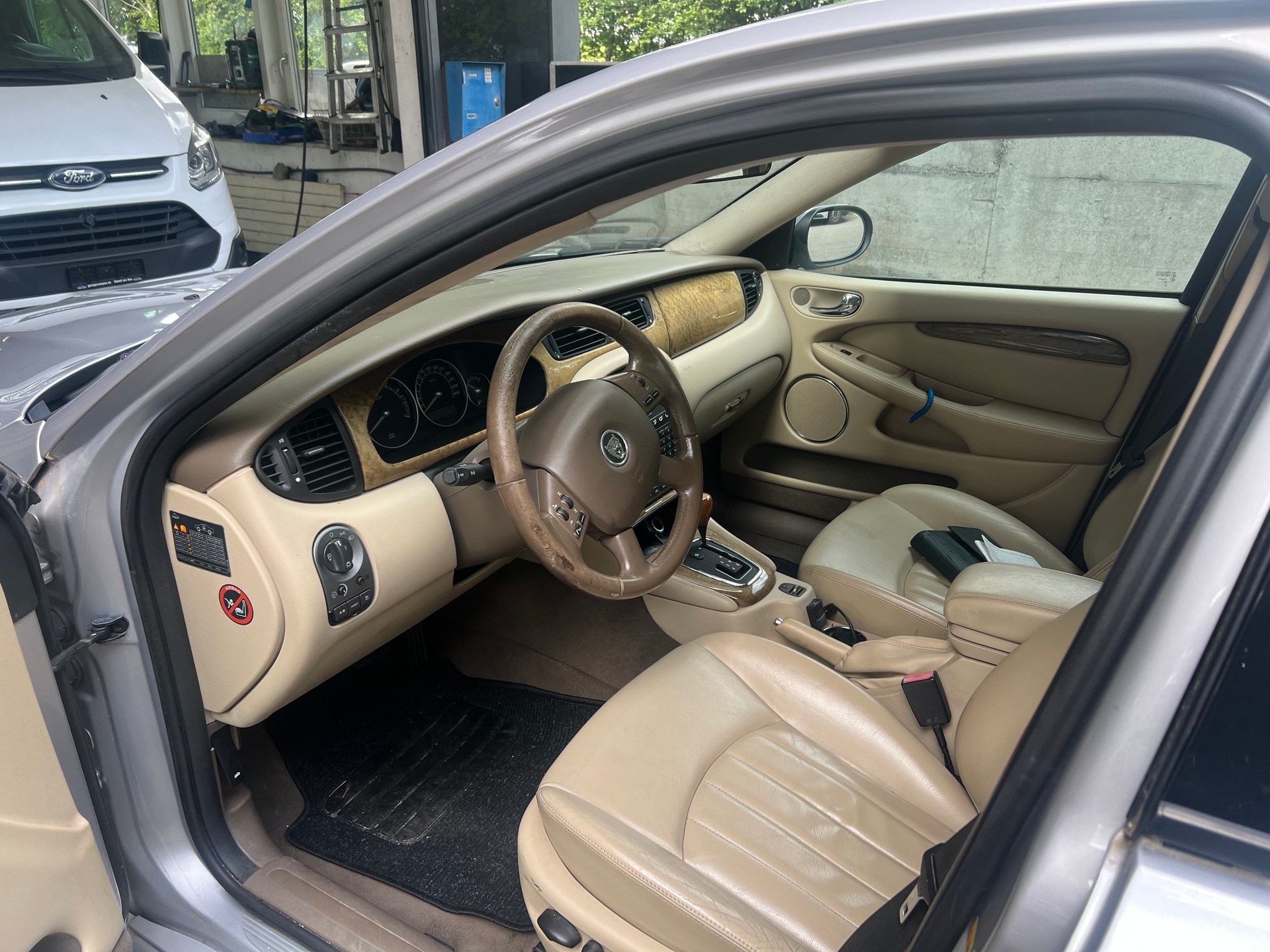 JAGUAR X-Type 3.0 V6 Traction4 Executive-image-5